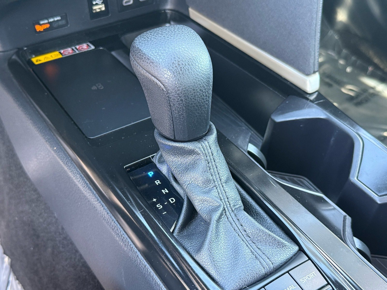 2025 Toyota Camry LE — photo 24 thumbnail