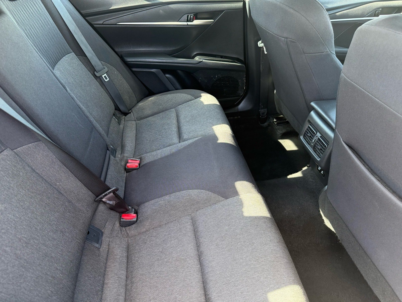 2025 Toyota Camry LE — photo 28 thumbnail