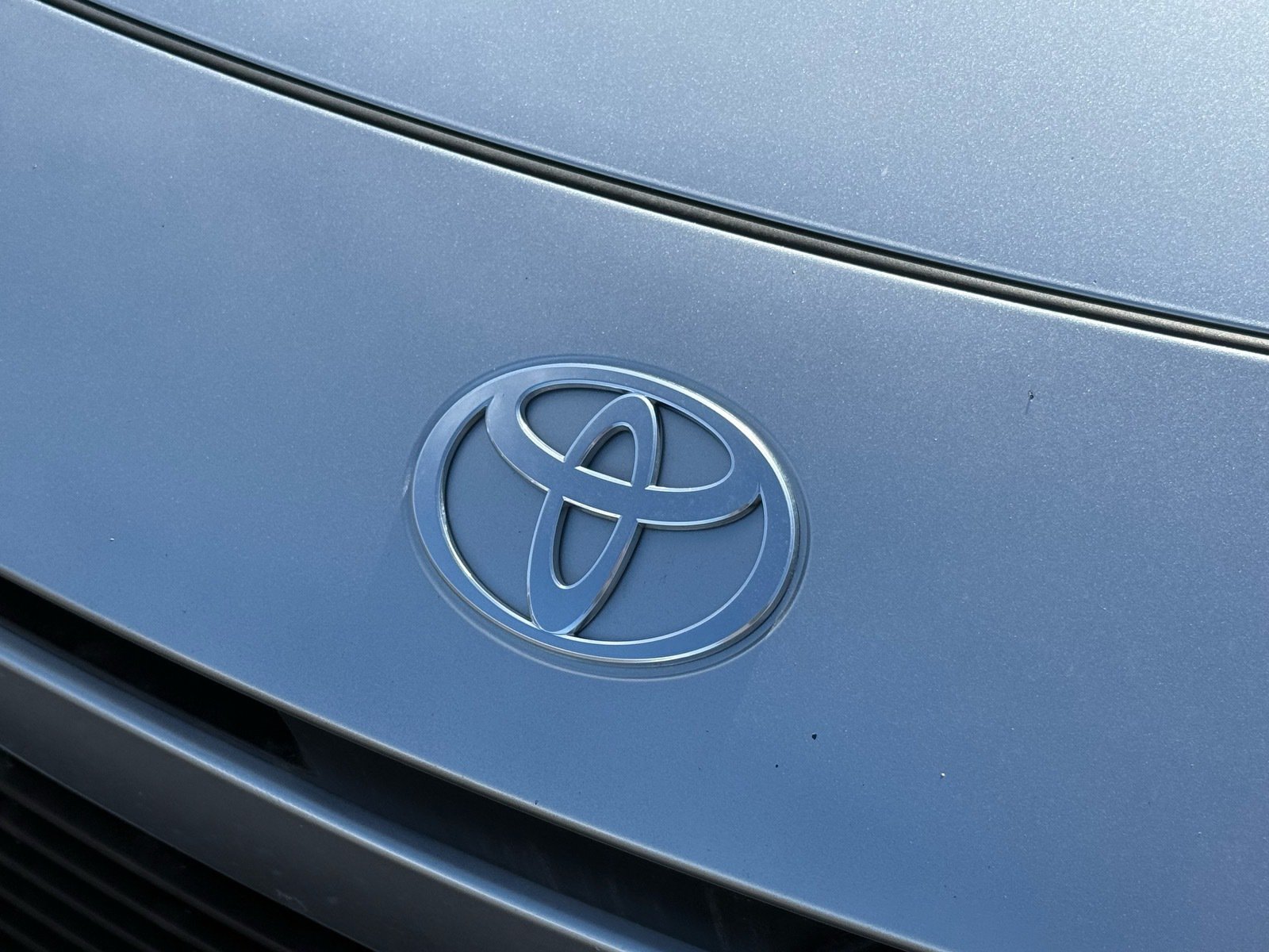 2025 Toyota Camry LE — photo 32 thumbnail
