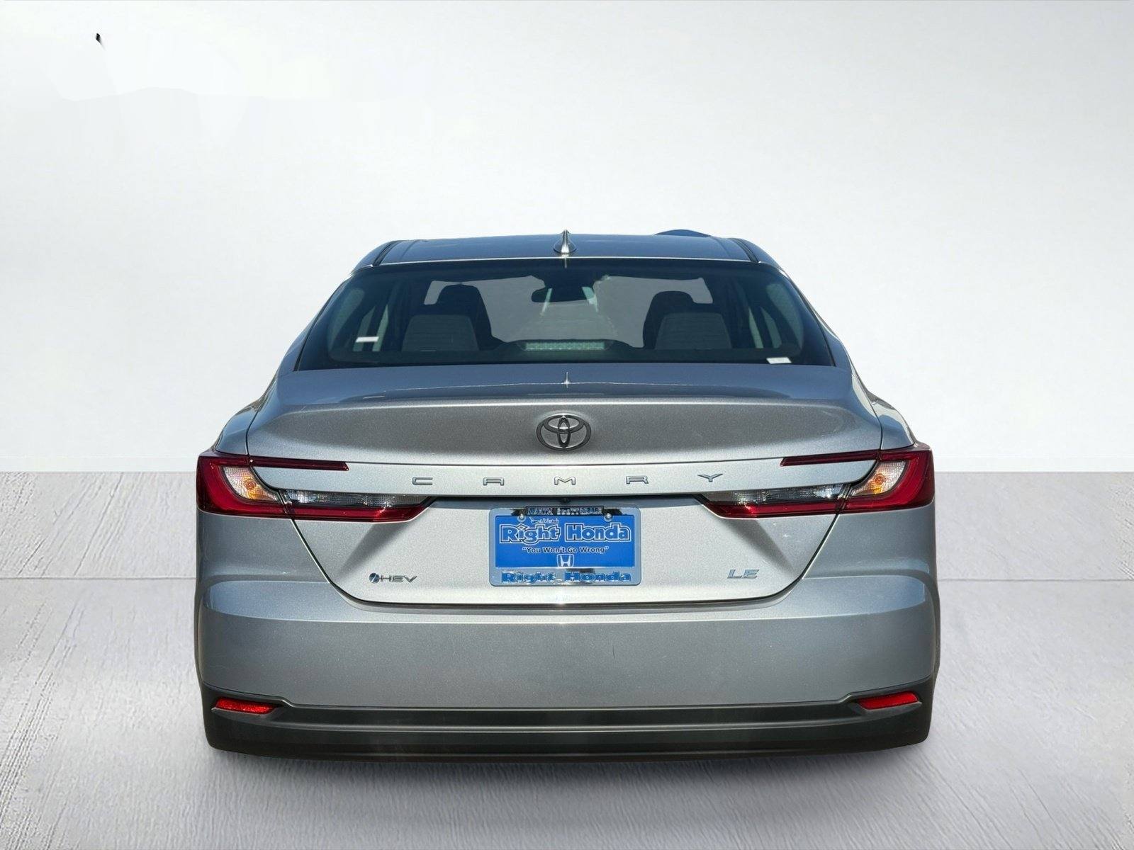 2025 Toyota Camry LE — photo 6 thumbnail