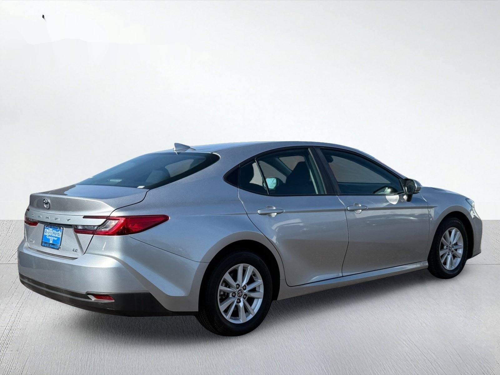 2025 Toyota Camry LE — photo 7 thumbnail