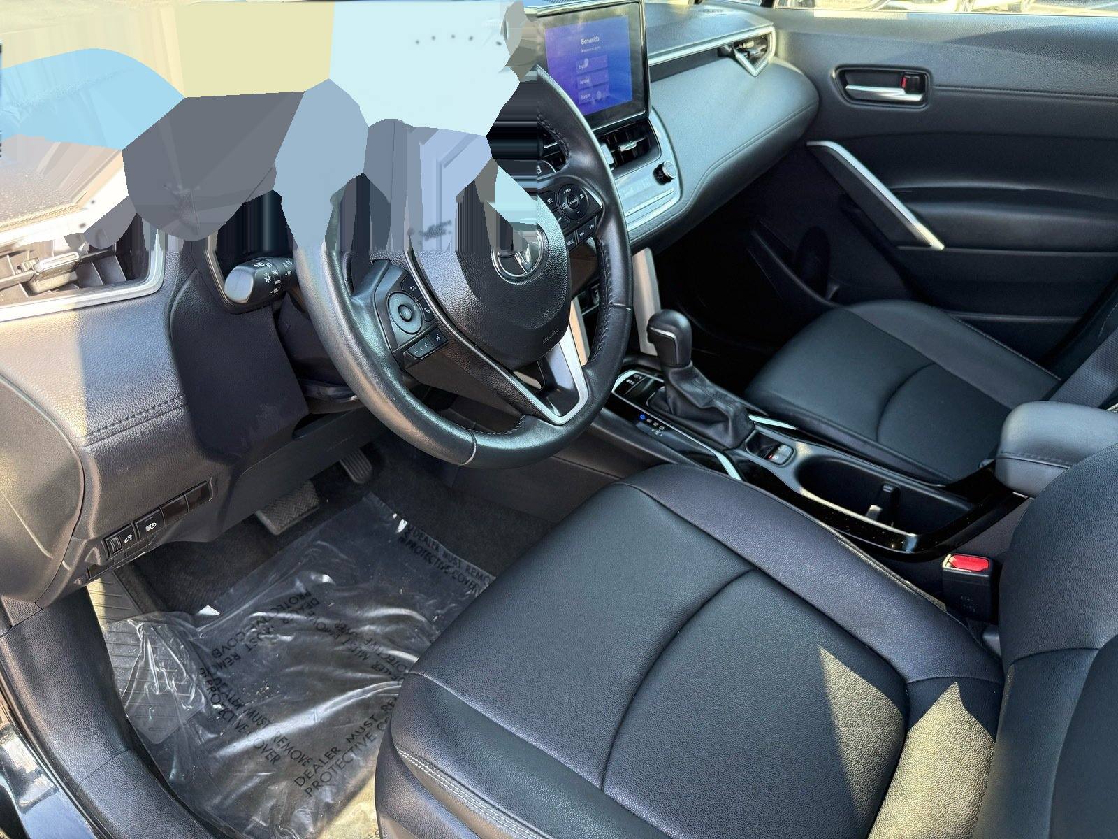 2025 Toyota Corolla Cross XLE — photo 10 thumbnail