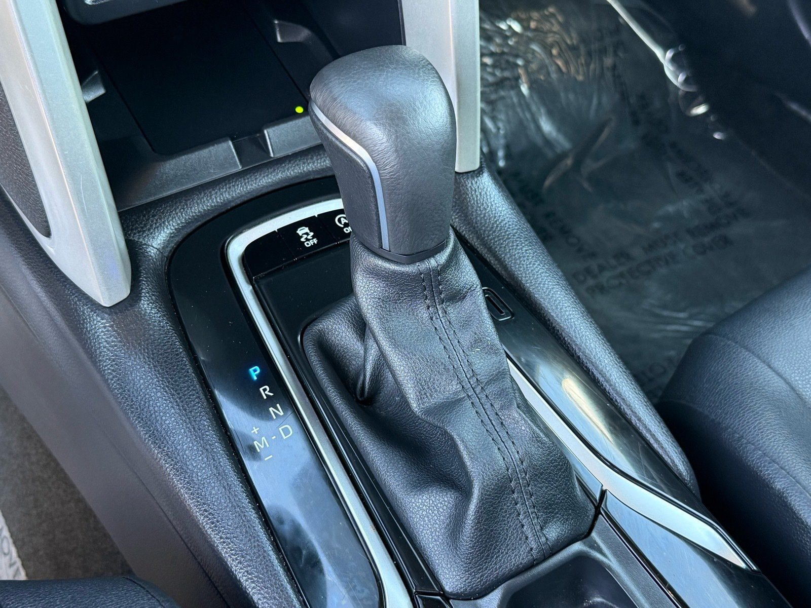 2025 Toyota Corolla Cross XLE — photo 23 thumbnail