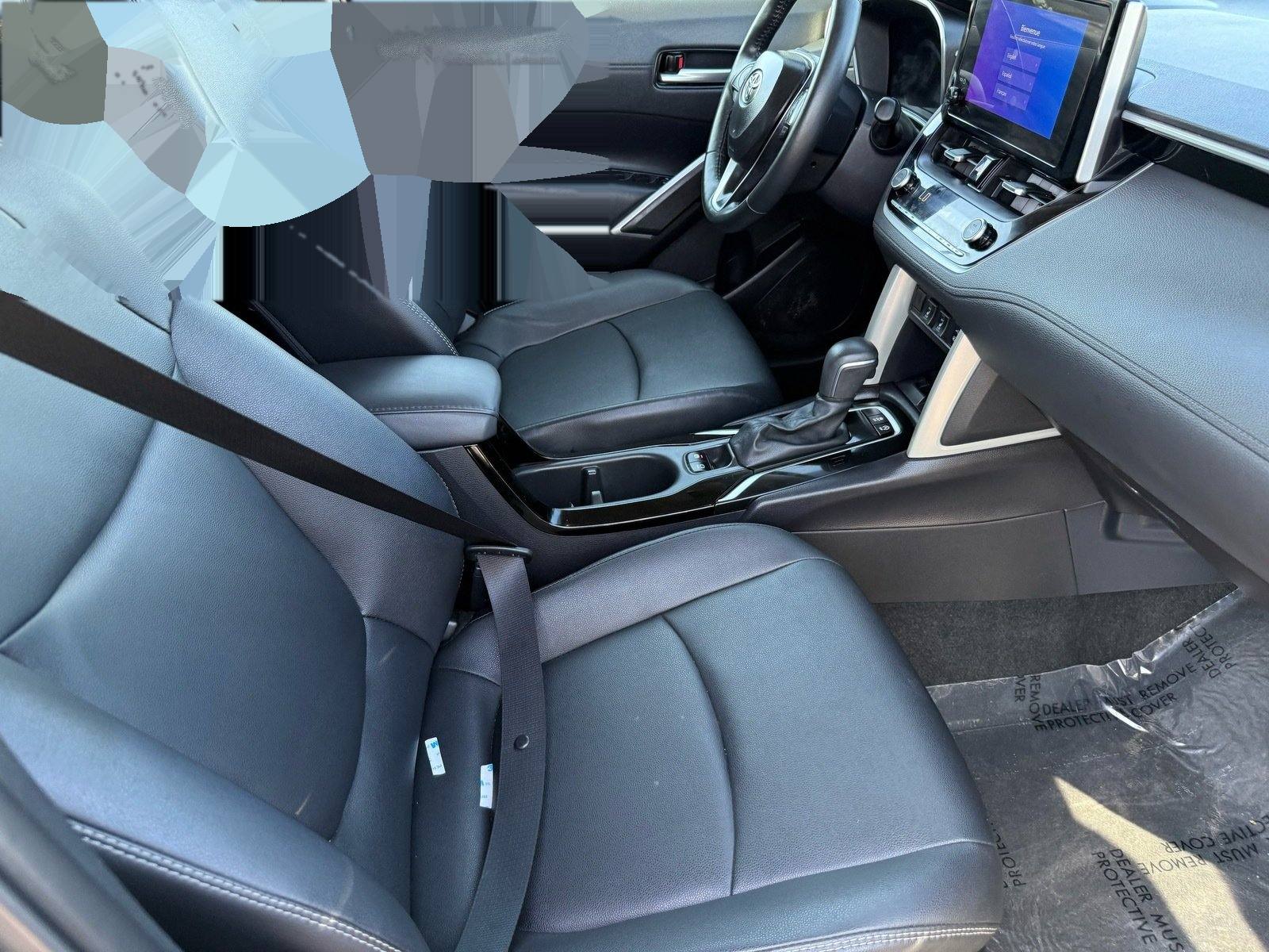 2025 Toyota Corolla Cross XLE — photo 29 thumbnail