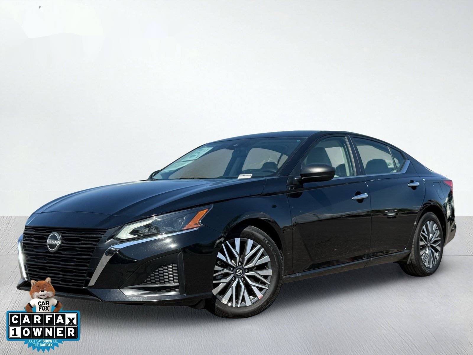 2025 Nissan Altima 2.5 SV — photo 1