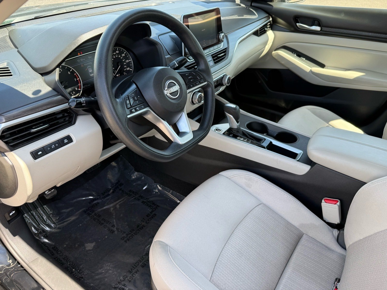 2025 Nissan Altima 2.5 SV — photo 11 thumbnail