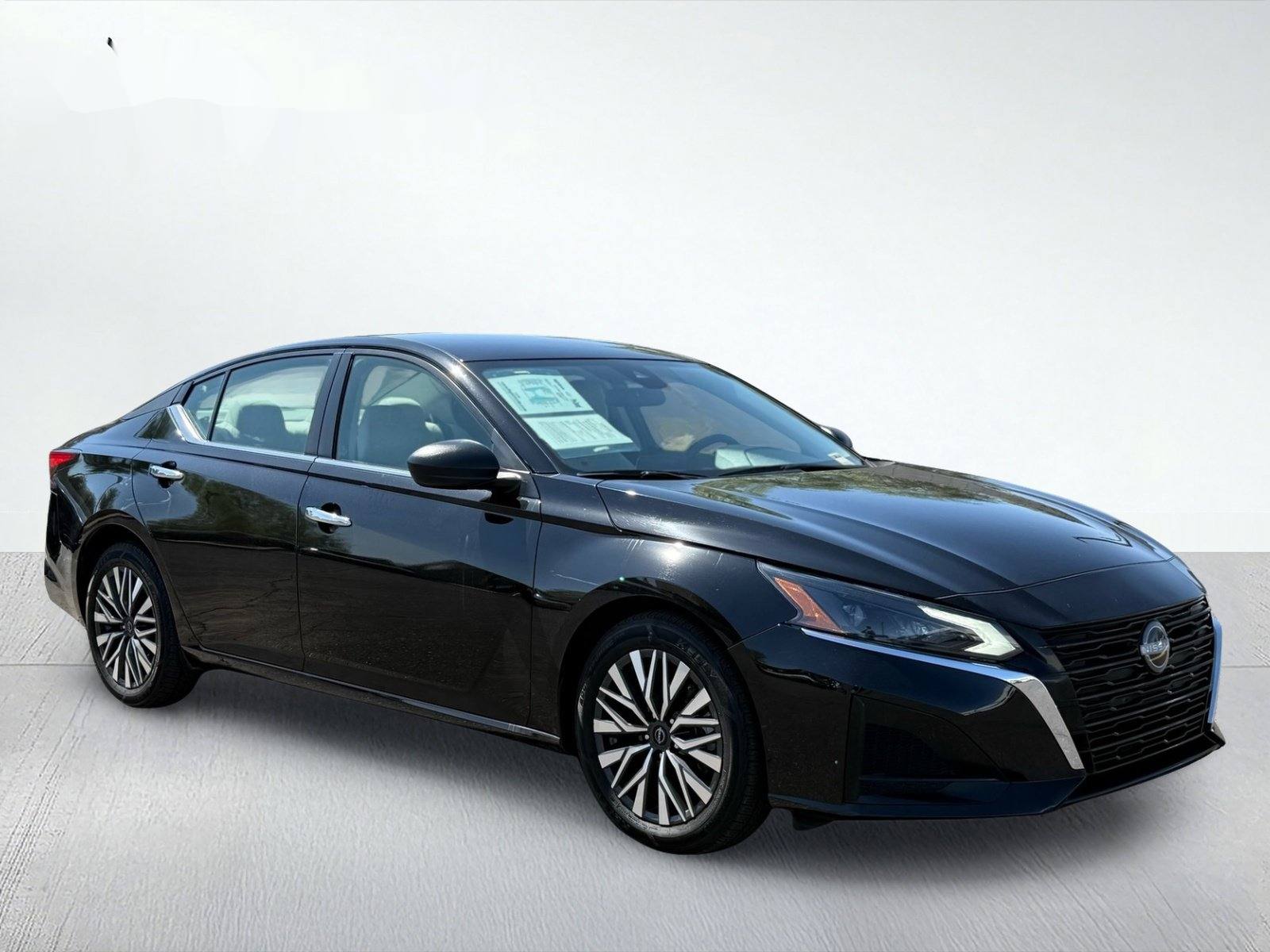 2025 Nissan Altima 2.5 SV — photo 9 thumbnail