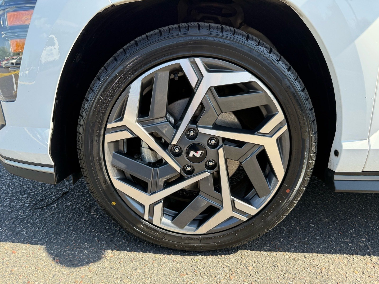 2024 Hyundai Kona N Line — photo 10 thumbnail