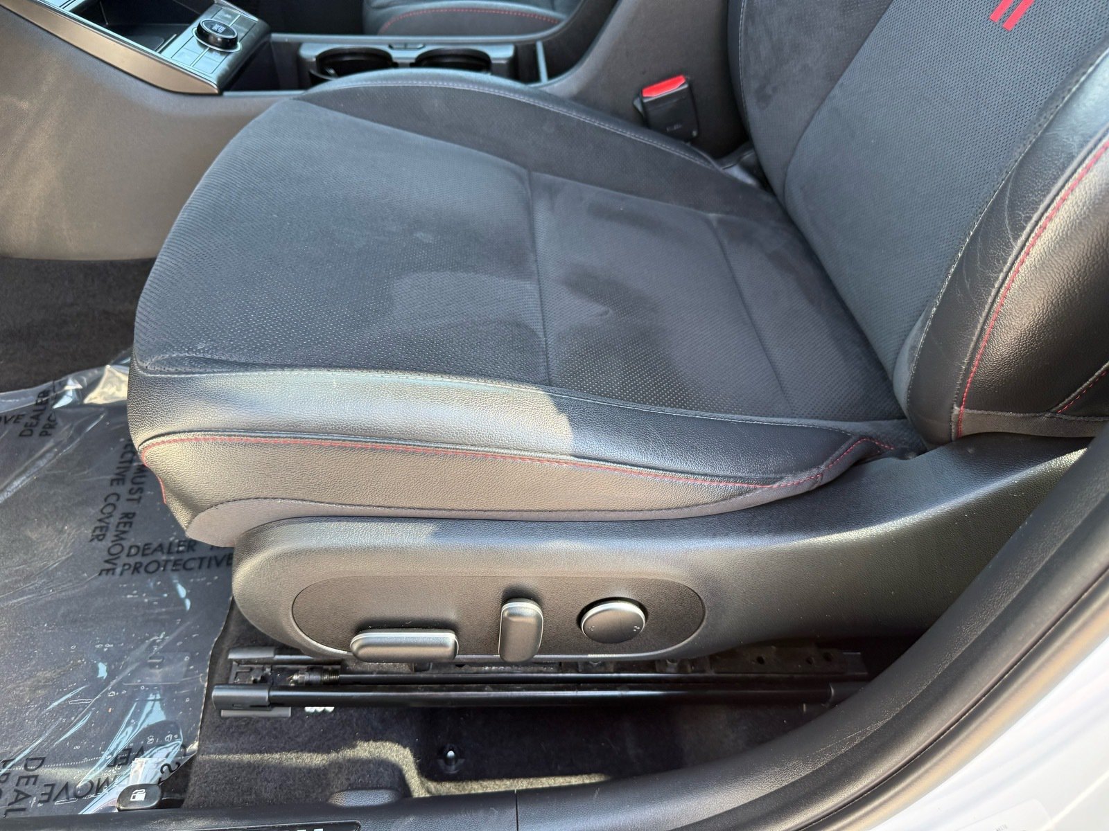 2024 Hyundai Kona N Line — photo 13 thumbnail