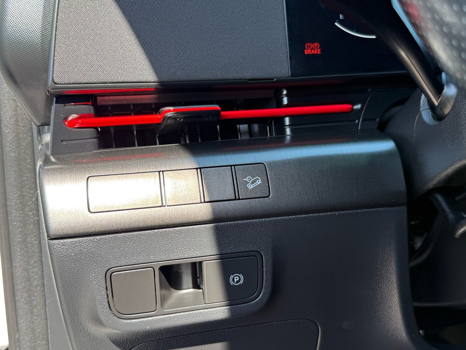2024 Hyundai Kona N Line — photo 14 thumbnail