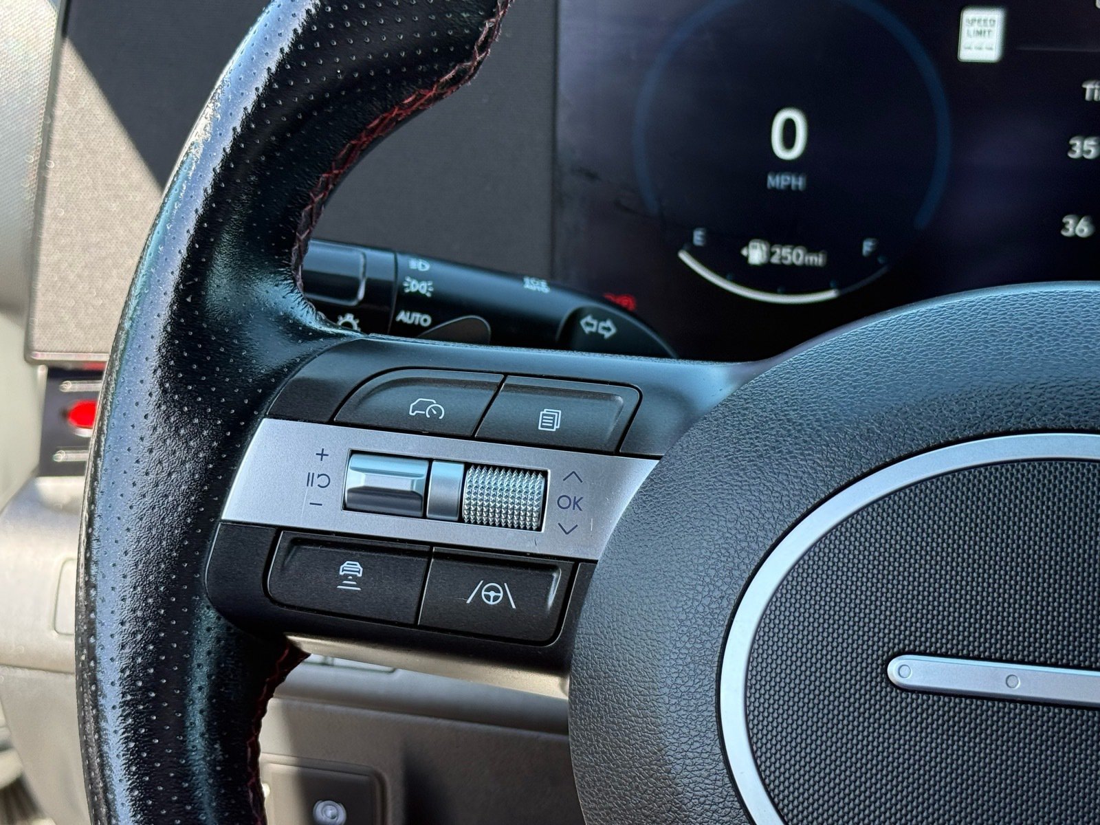 2024 Hyundai Kona N Line — photo 16 thumbnail