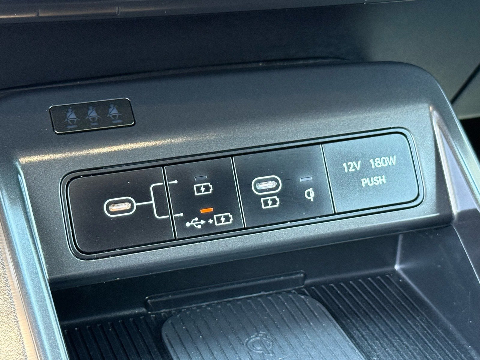 2024 Hyundai Kona N Line — photo 23 thumbnail