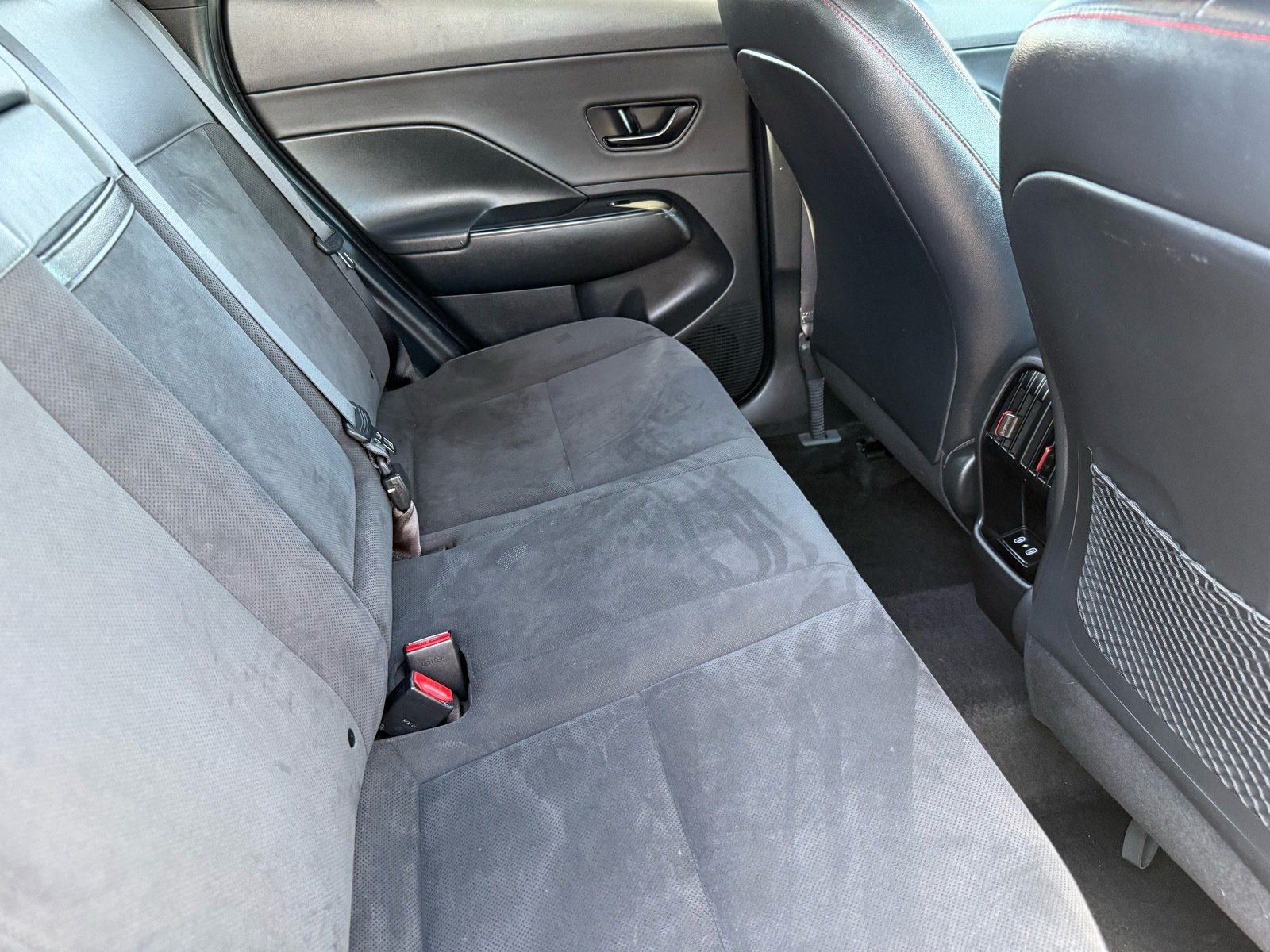 2024 Hyundai Kona N Line — photo 28 thumbnail