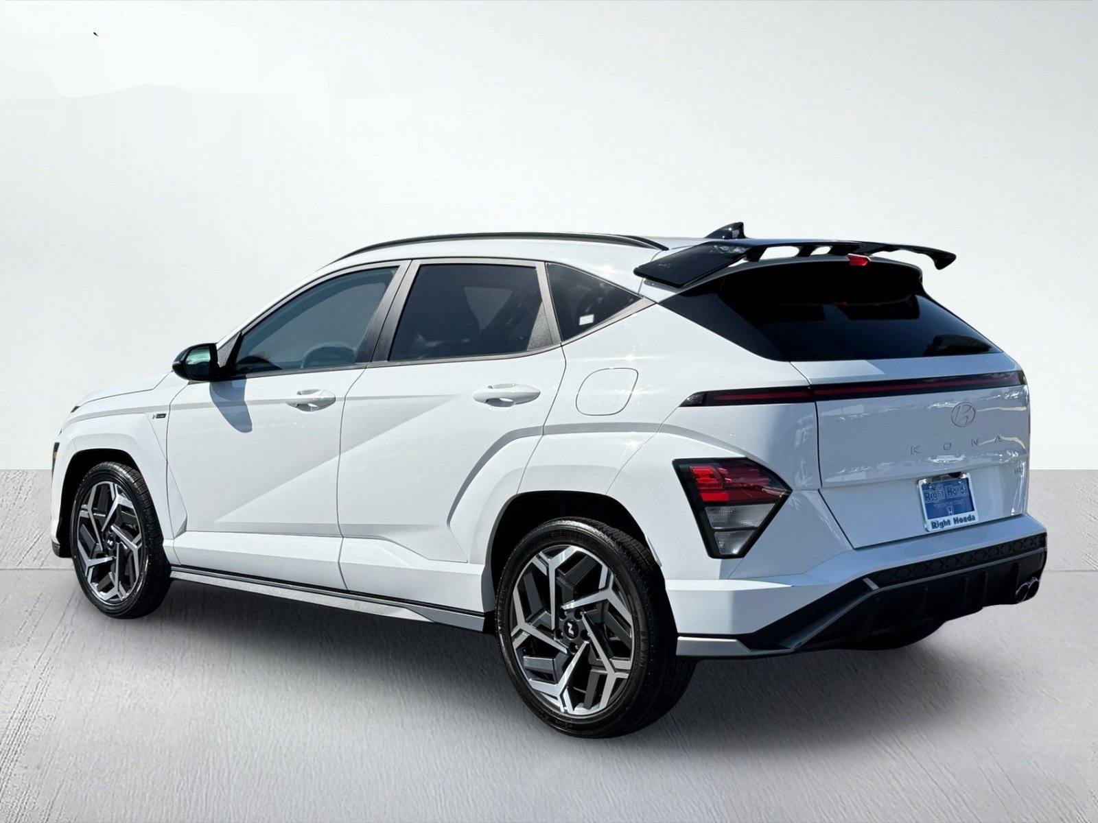 2024 Hyundai Kona N Line — photo 4 thumbnail