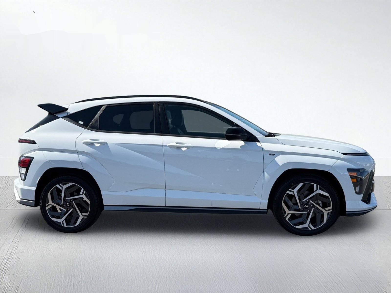 2024 Hyundai Kona N Line — photo 8 thumbnail
