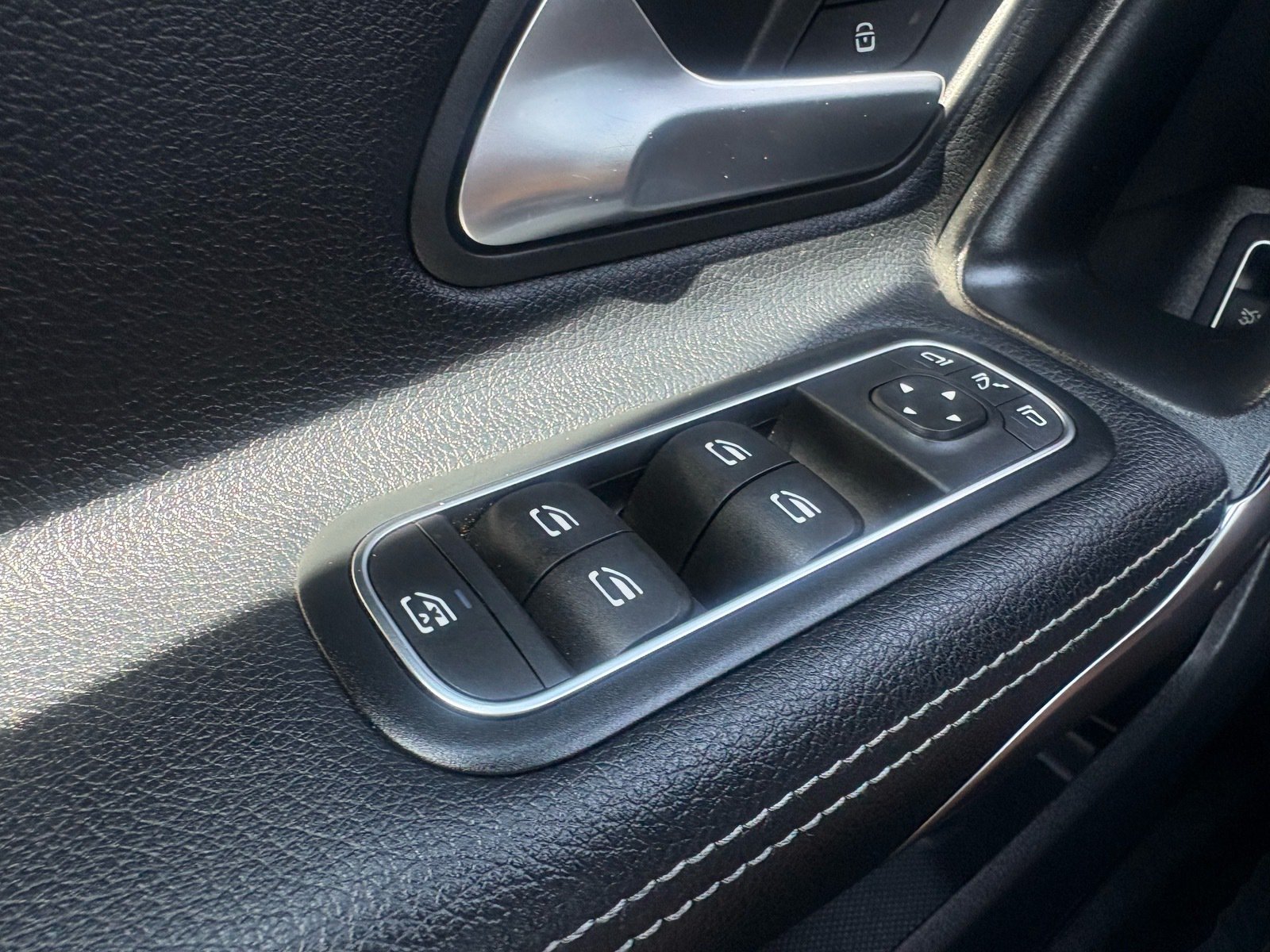2025 Mercedes-Benz CLA CLA 250 — photo 16 thumbnail