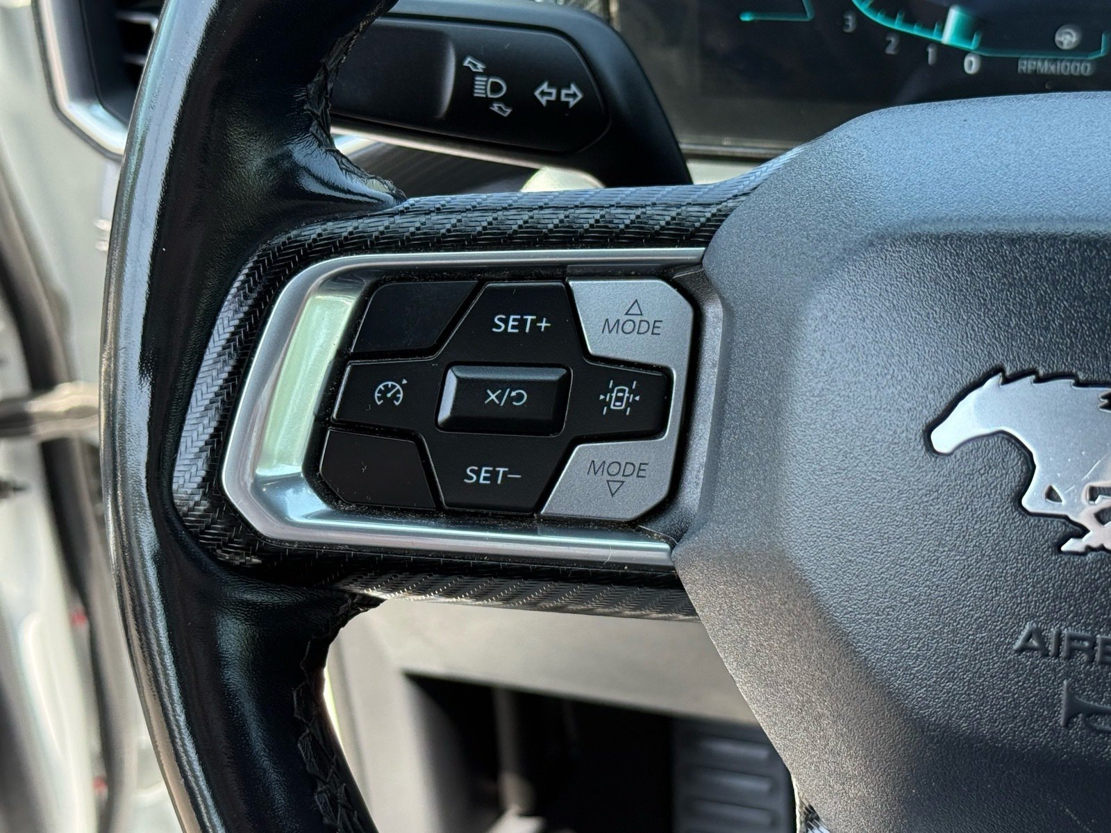 2024 Ford Mustang EcoBoost Premium — photo 16 thumbnail