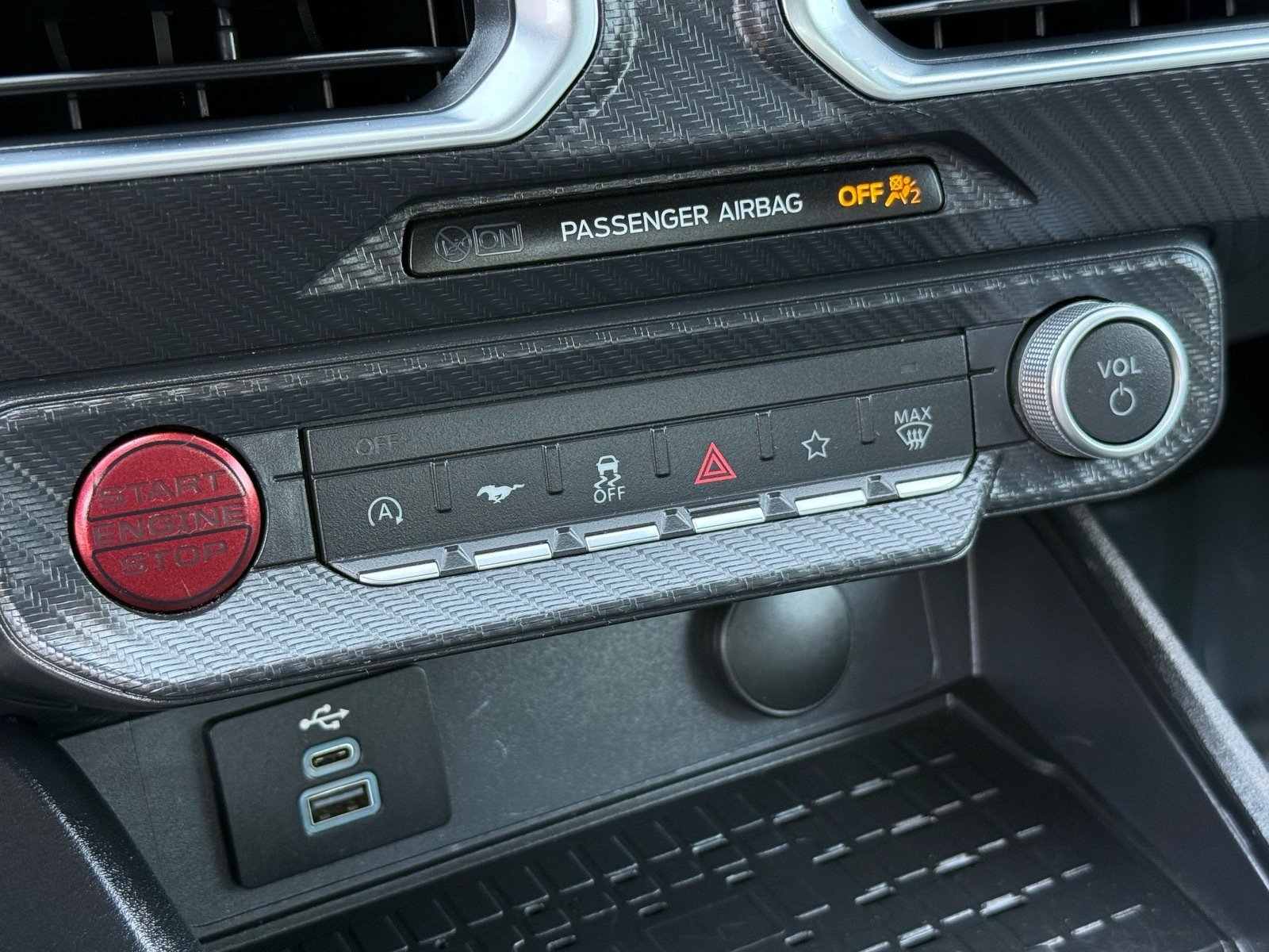 2024 Ford Mustang EcoBoost Premium — photo 21 thumbnail