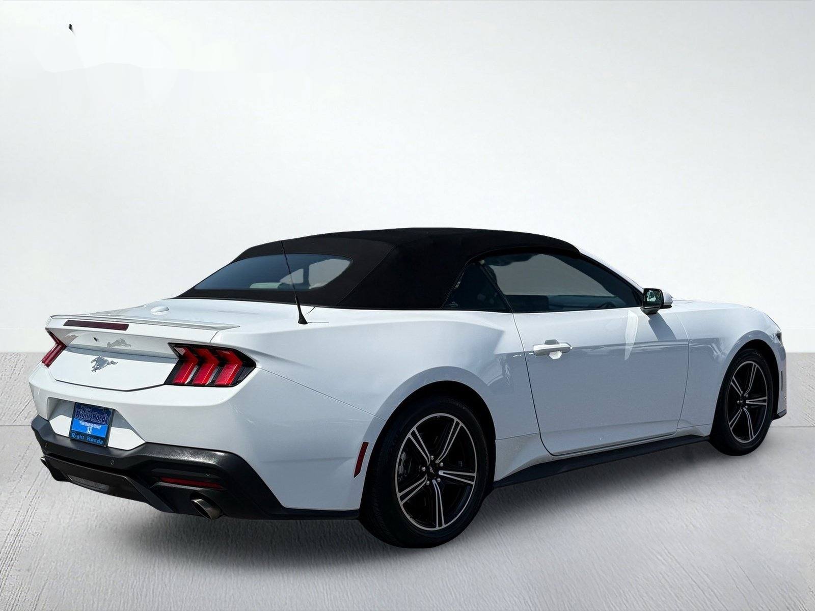 2024 Ford Mustang EcoBoost Premium — photo 7 thumbnail