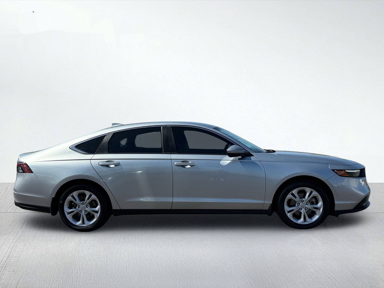 2024 Honda Accord Sedan LX — photo 8 thumbnail