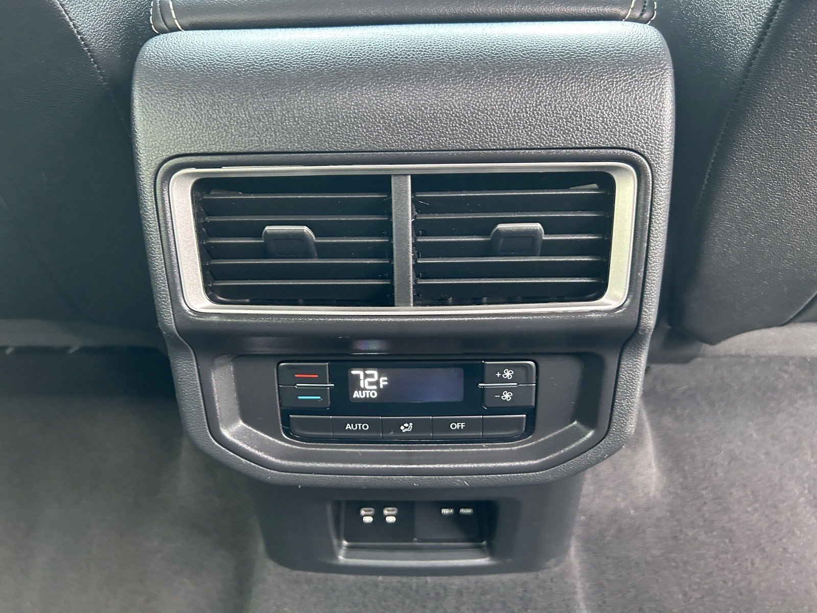 2025 Volkswagen Atlas 2.0T SE w/Technology — photo 16 thumbnail