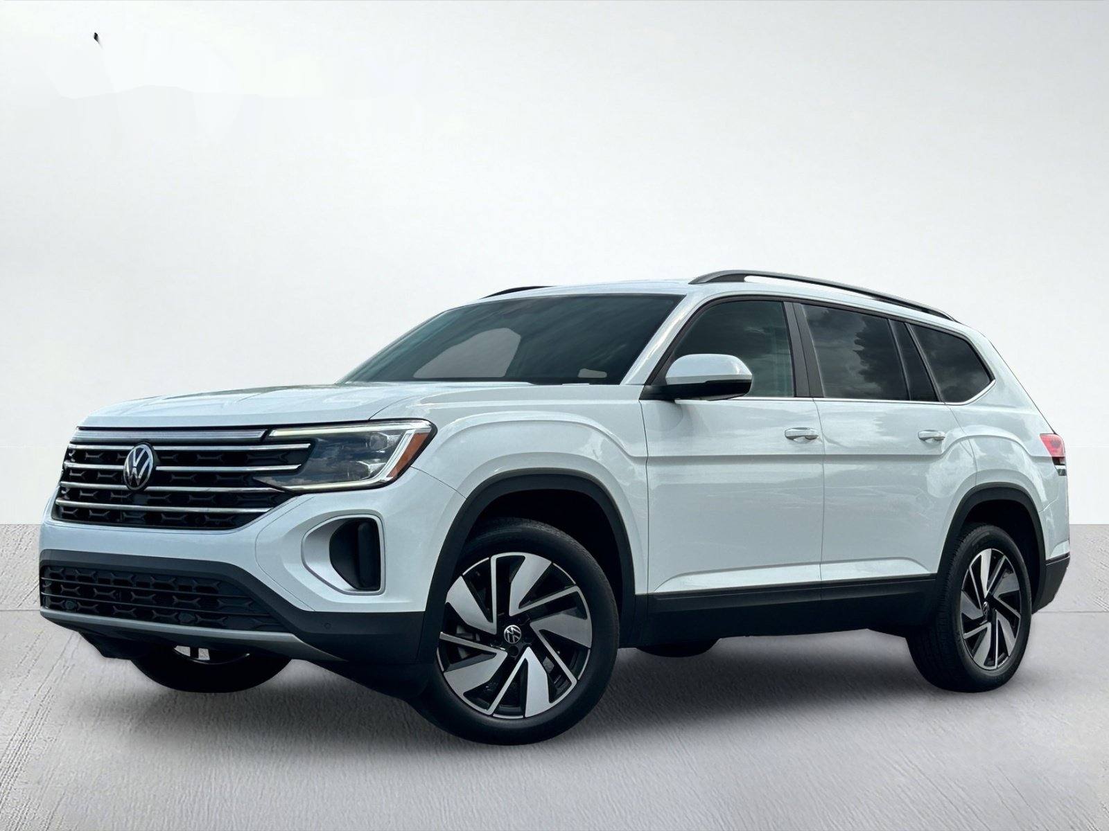 2025 Volkswagen Atlas 2.0T SE w/Technology — photo 2 thumbnail