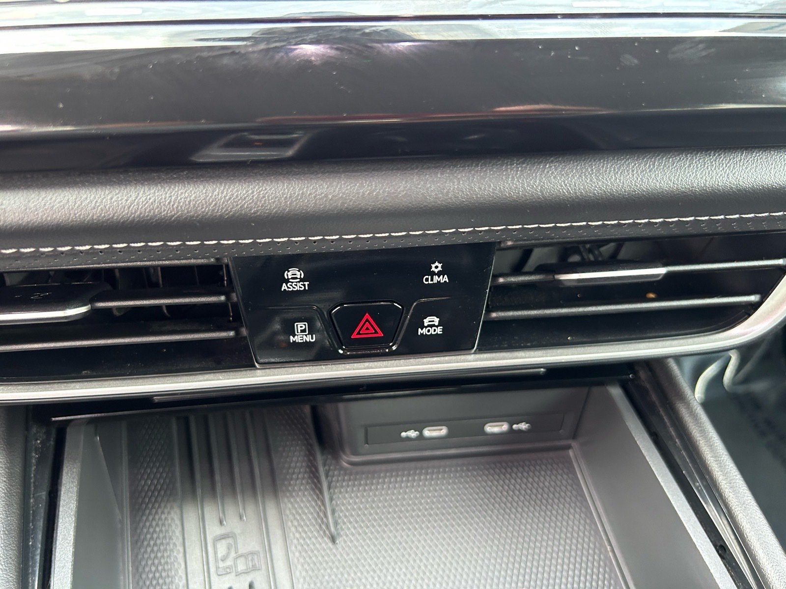 2025 Volkswagen Atlas 2.0T SE w/Technology — photo 25 thumbnail