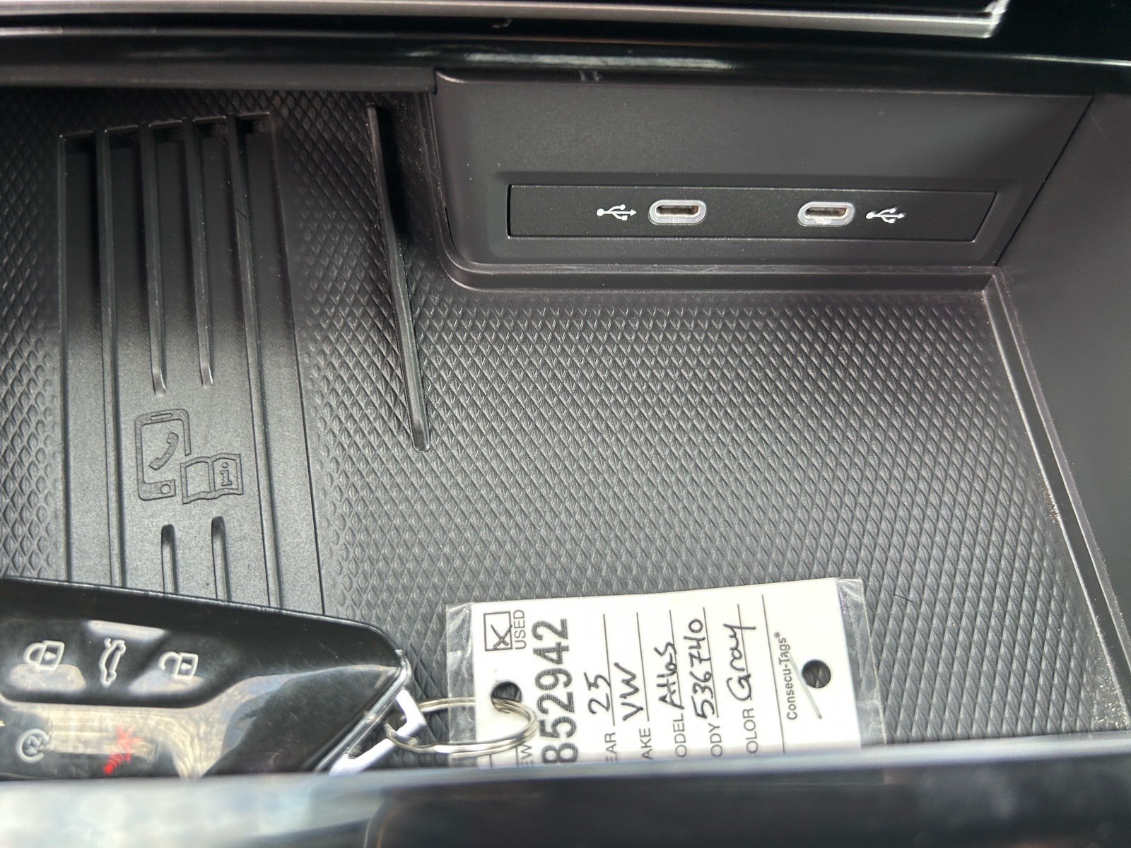 2025 Volkswagen Atlas 2.0T SE w/Technology — photo 26 thumbnail