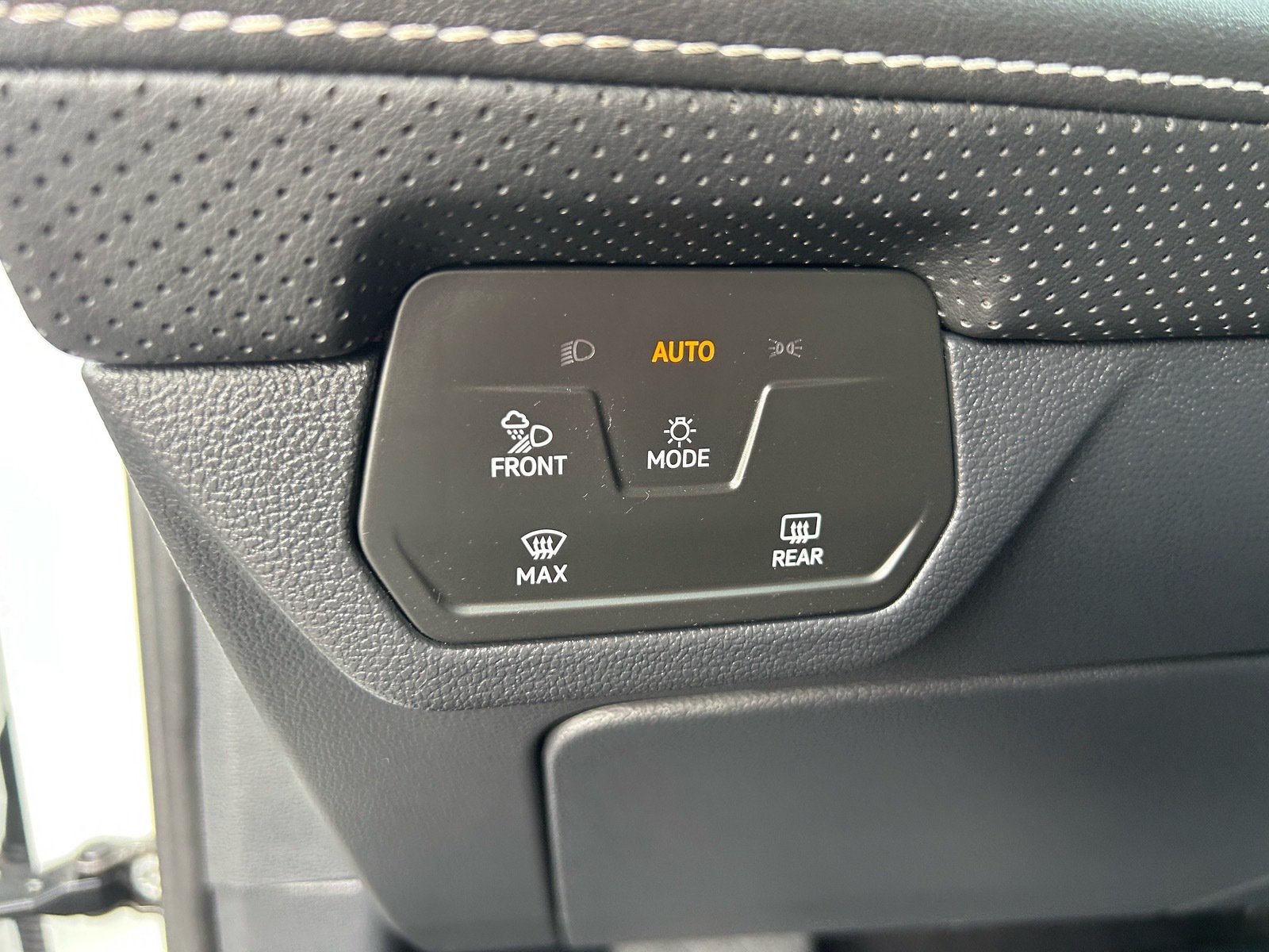 2025 Volkswagen Atlas 2.0T SE w/Technology — photo 29 thumbnail