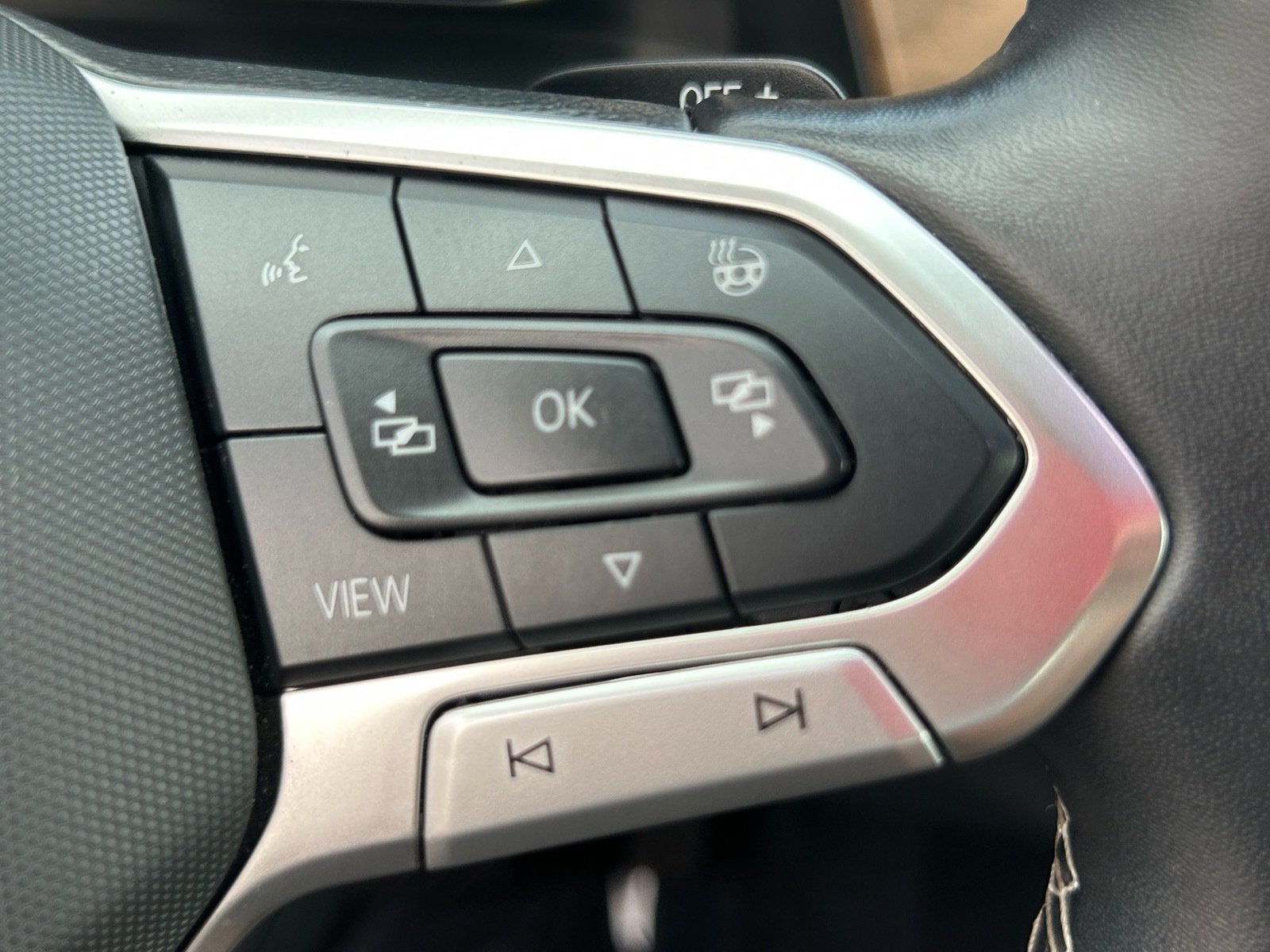 2025 Volkswagen Atlas 2.0T SE w/Technology — photo 31 thumbnail