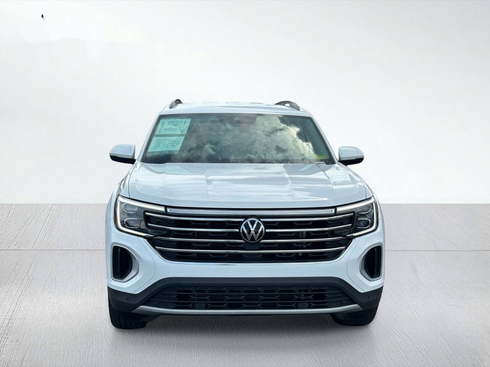 2025 Volkswagen Atlas 2.0T SE w/Technology — photo 8 thumbnail