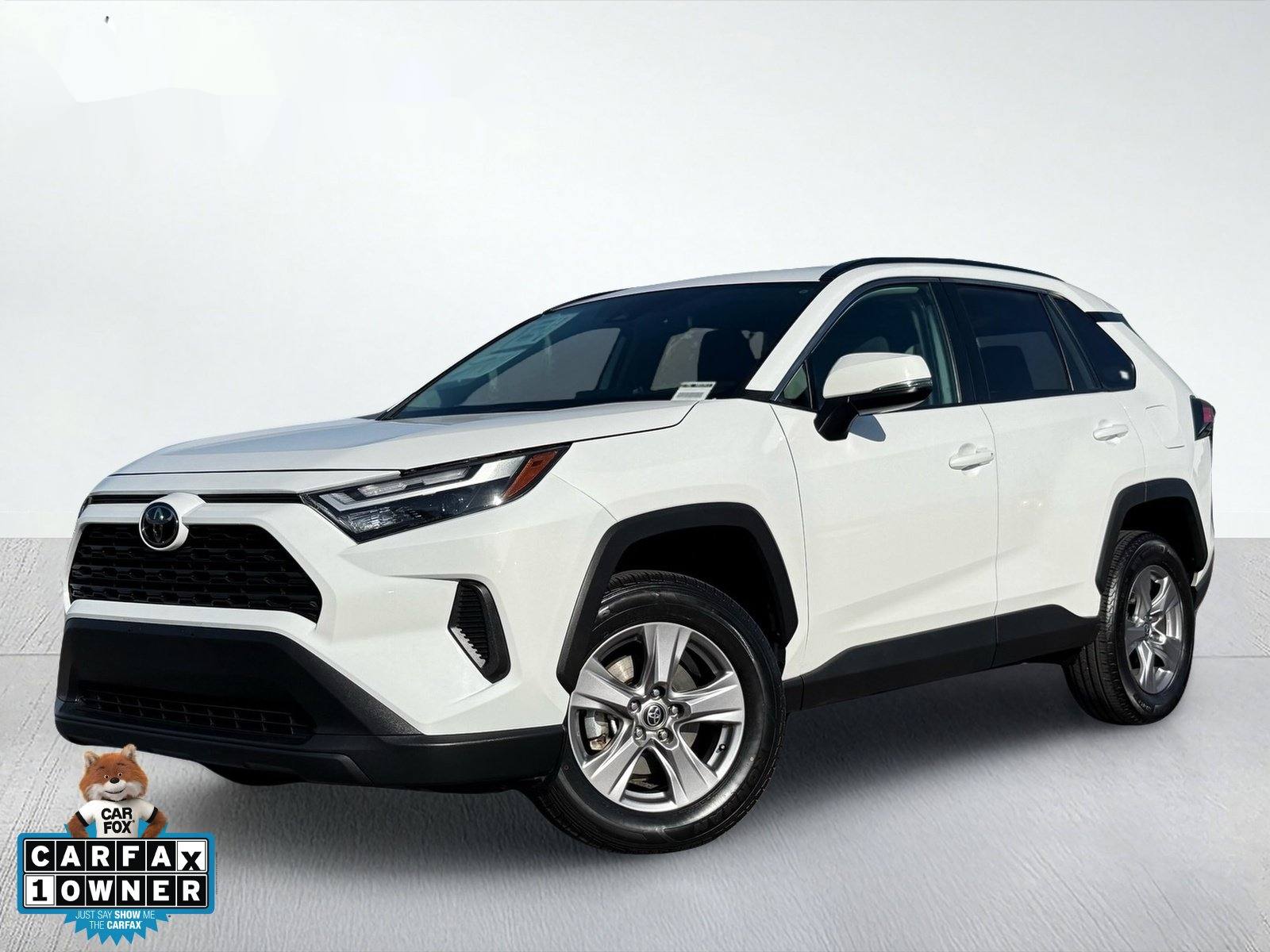 2025 Toyota RAV4 XLE — photo 1