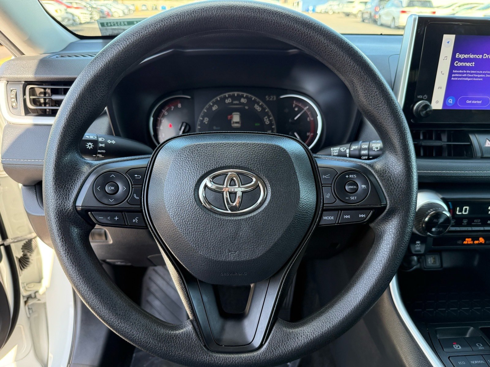 2025 Toyota RAV4 XLE — photo 15 thumbnail