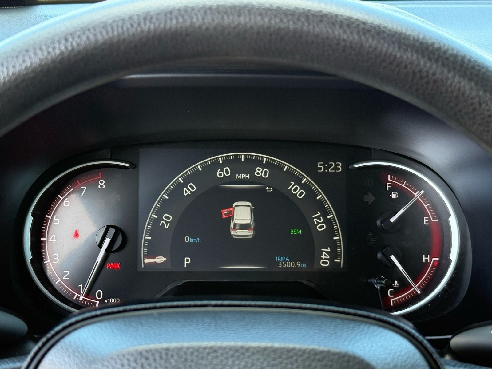 2025 Toyota RAV4 XLE — photo 18 thumbnail