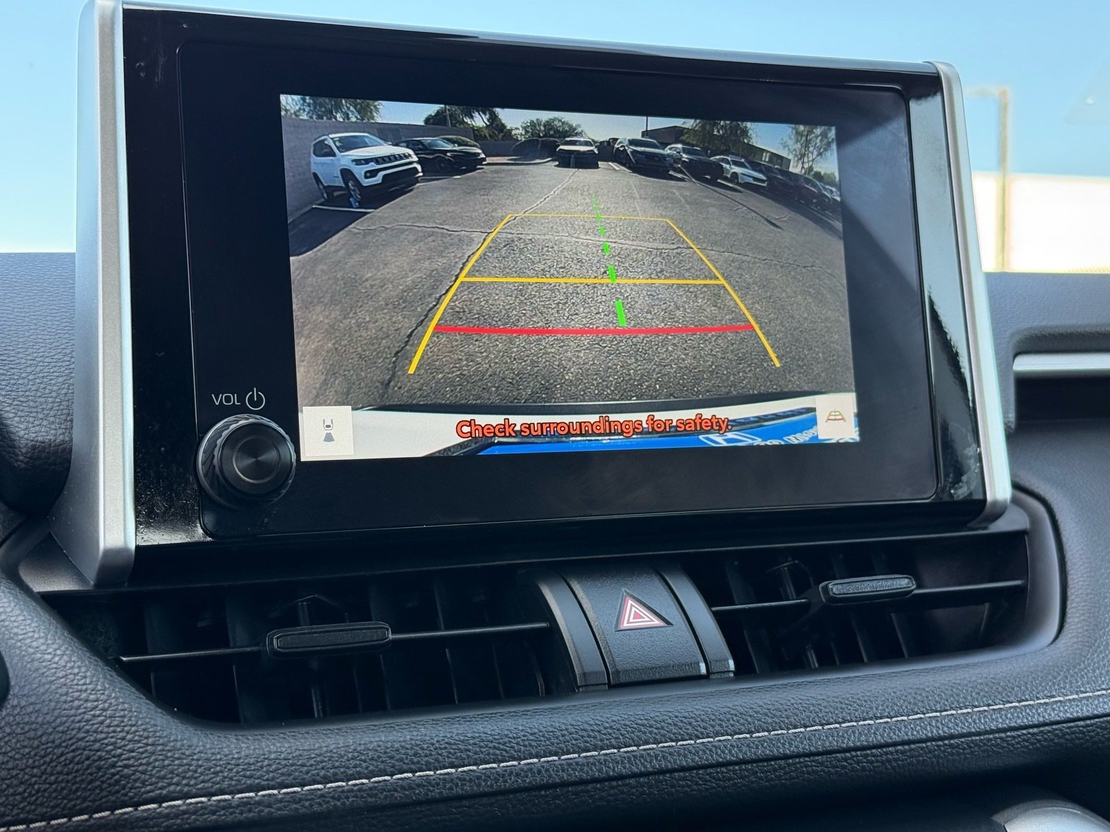 2025 Toyota RAV4 XLE — photo 21 thumbnail