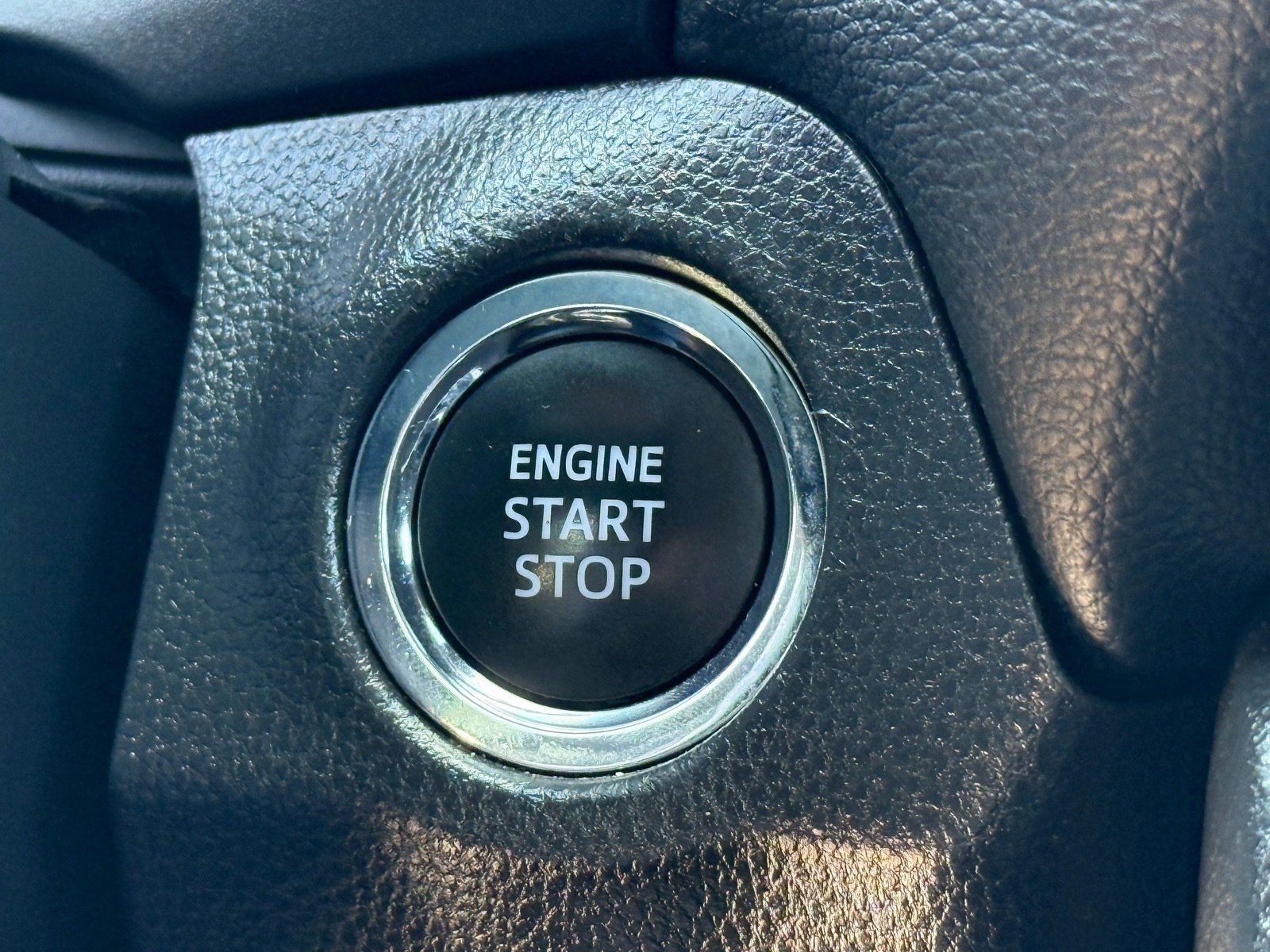 2025 Toyota RAV4 XLE — photo 25 thumbnail