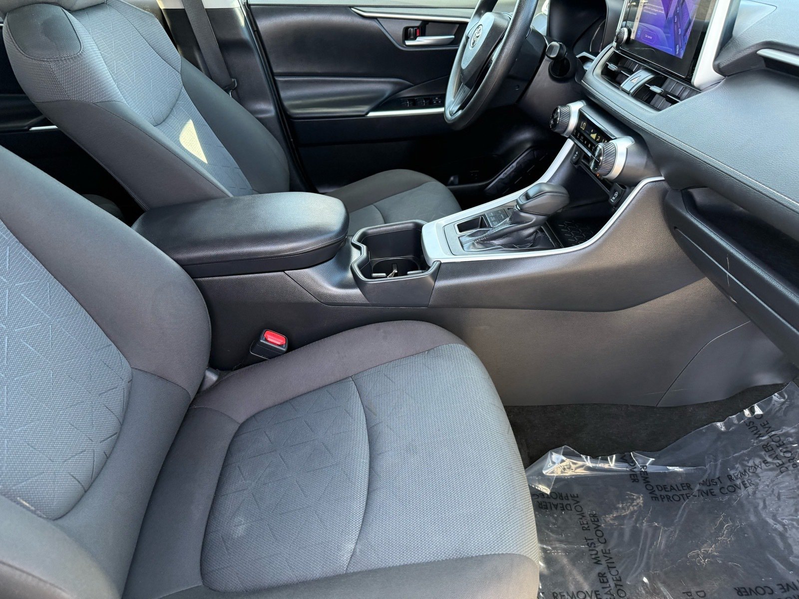 2025 Toyota RAV4 XLE — photo 30 thumbnail