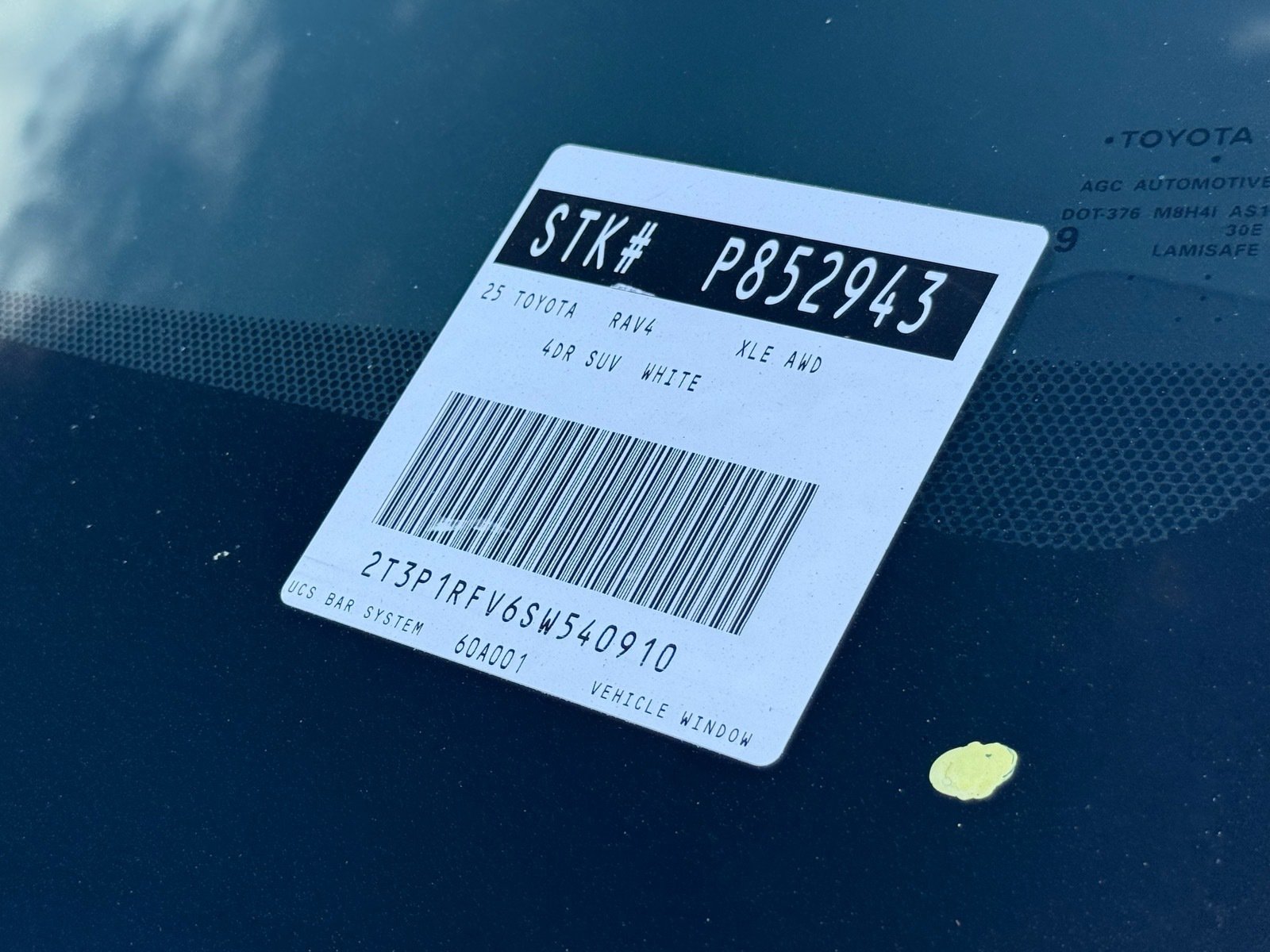 2025 Toyota RAV4 XLE — photo 33 thumbnail