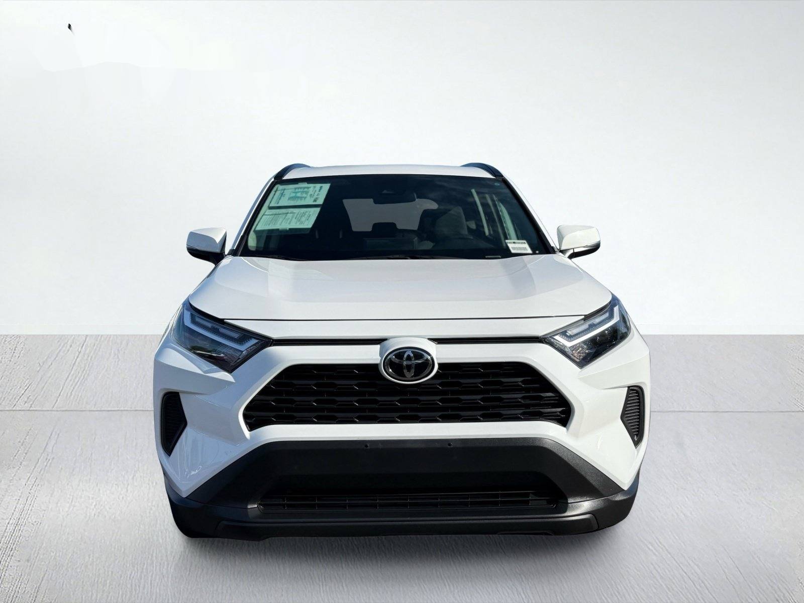 2025 Toyota RAV4 XLE — photo 5 thumbnail