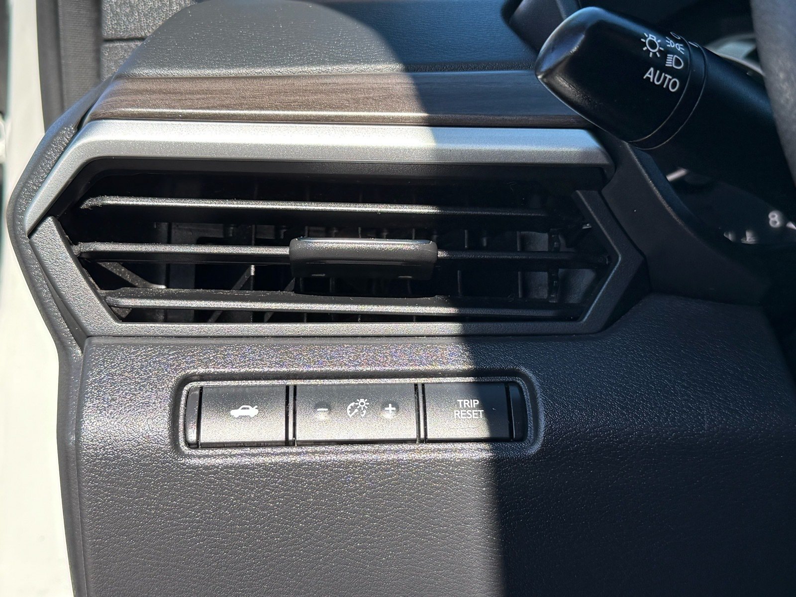 2025 Nissan Altima 2.5 SV — photo 14 thumbnail