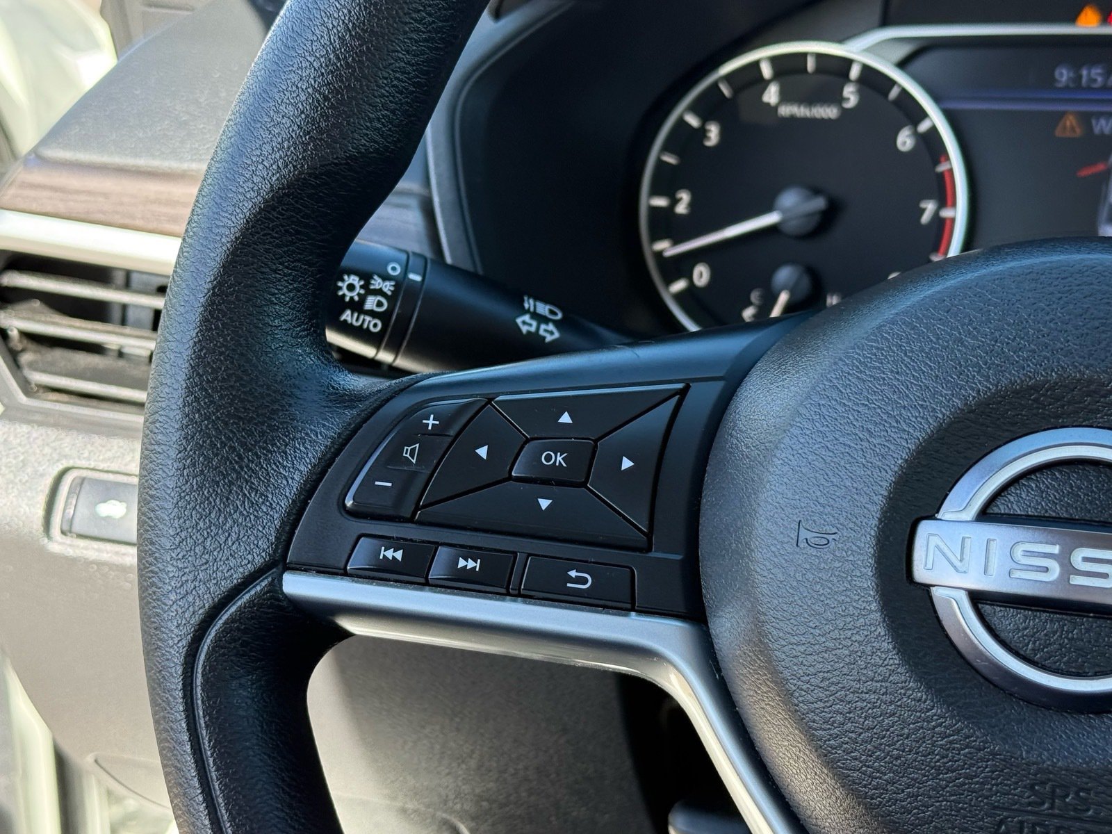 2025 Nissan Altima 2.5 SV — photo 16 thumbnail