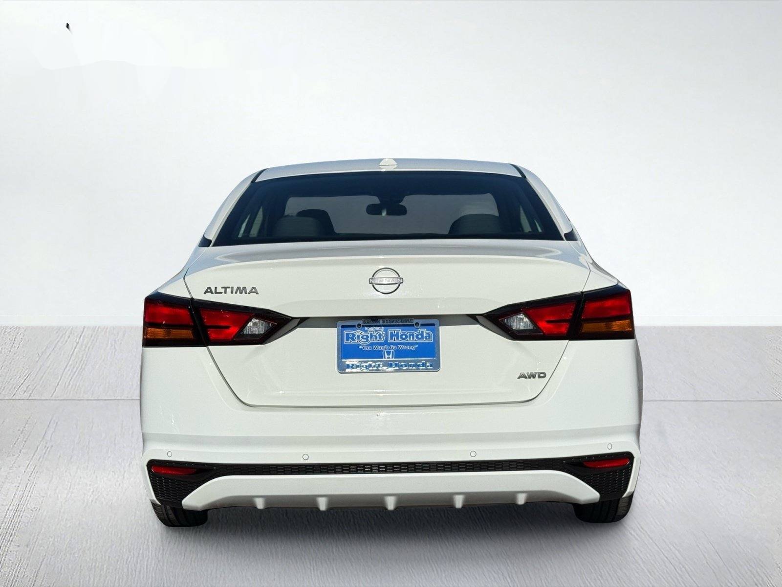 2025 Nissan Altima 2.5 SV — photo 6 thumbnail