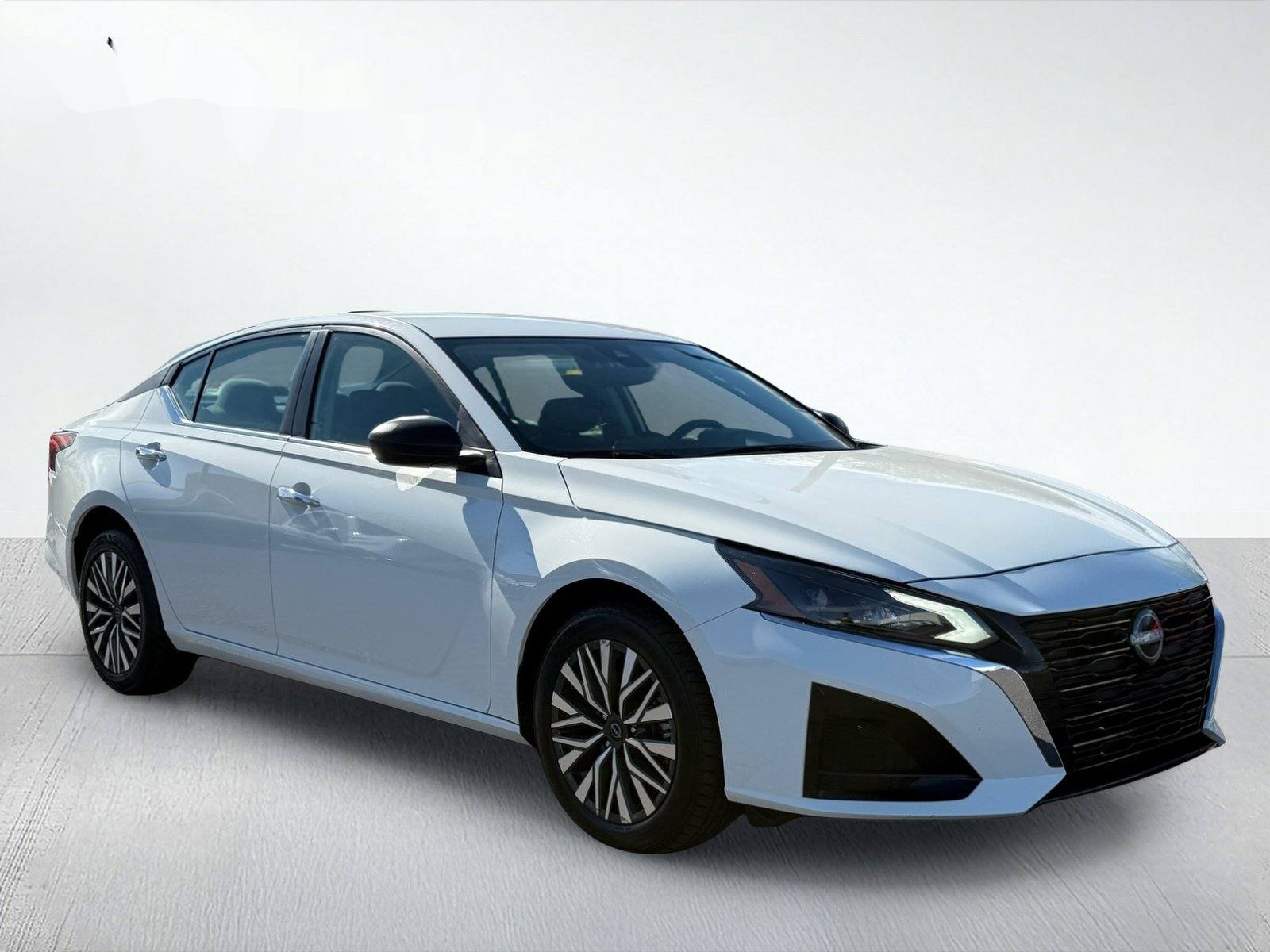 2025 Nissan Altima 2.5 SV — photo 9 thumbnail