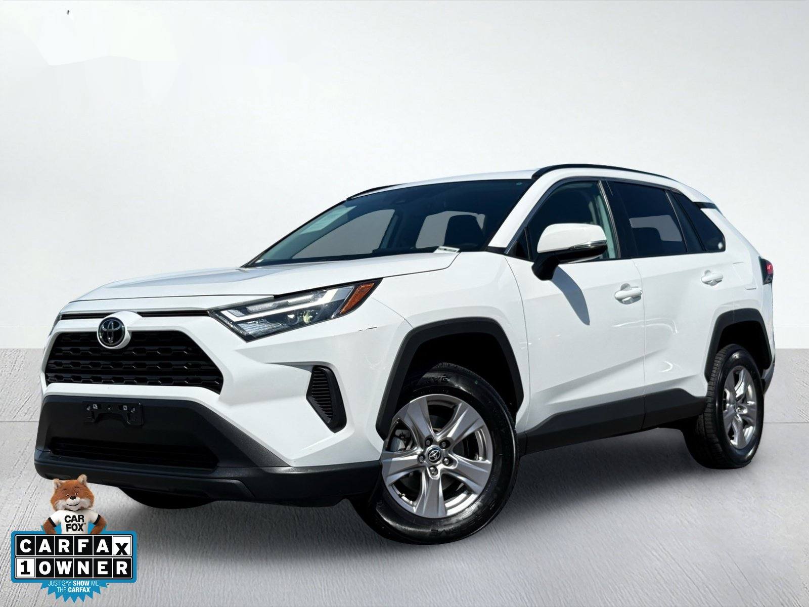2025 Toyota RAV4 XLE — photo 1