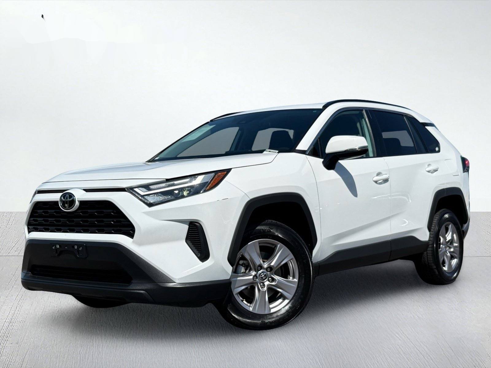 2025 Toyota RAV4 XLE — photo 2 thumbnail