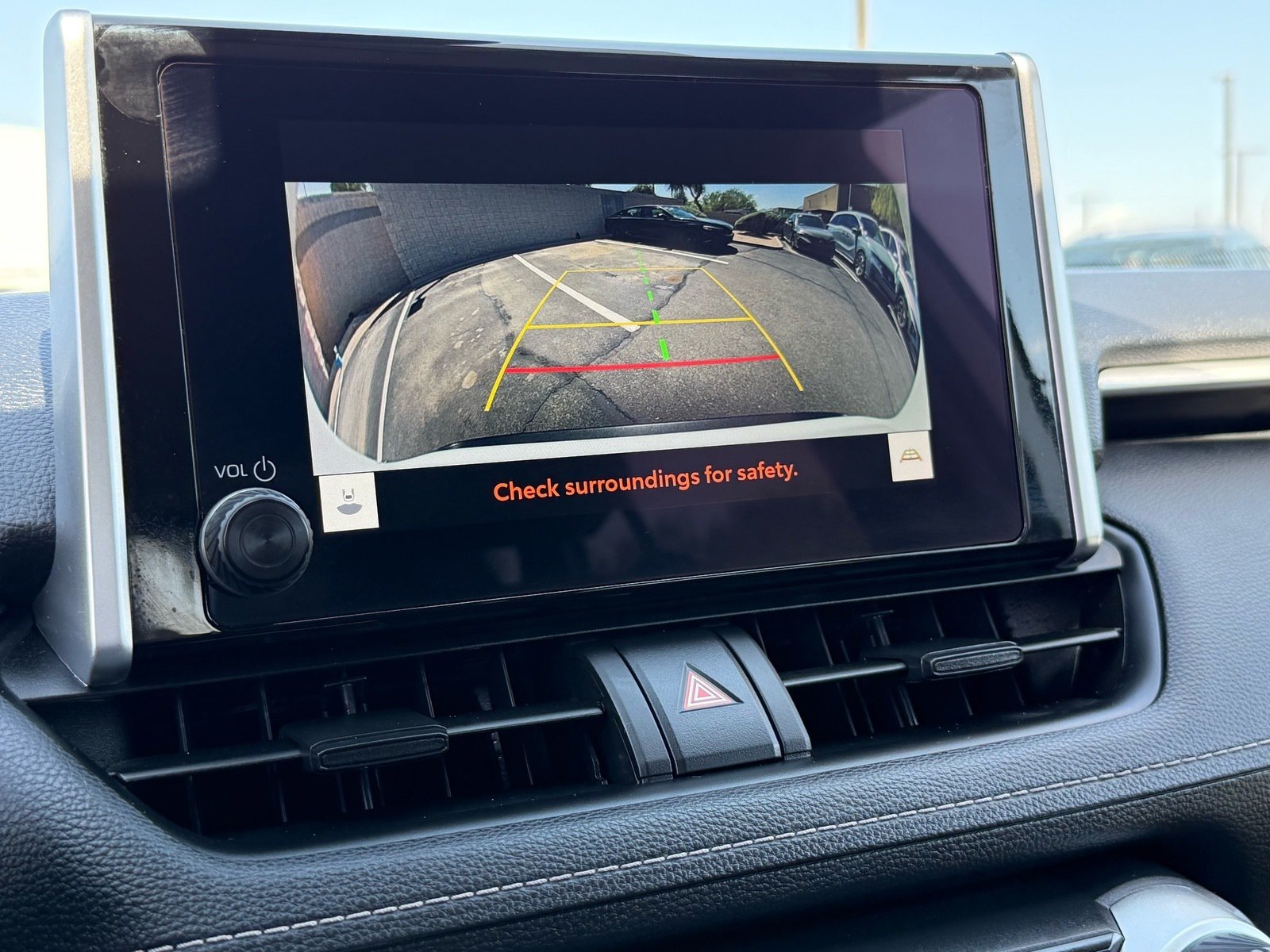 2025 Toyota RAV4 XLE — photo 21 thumbnail
