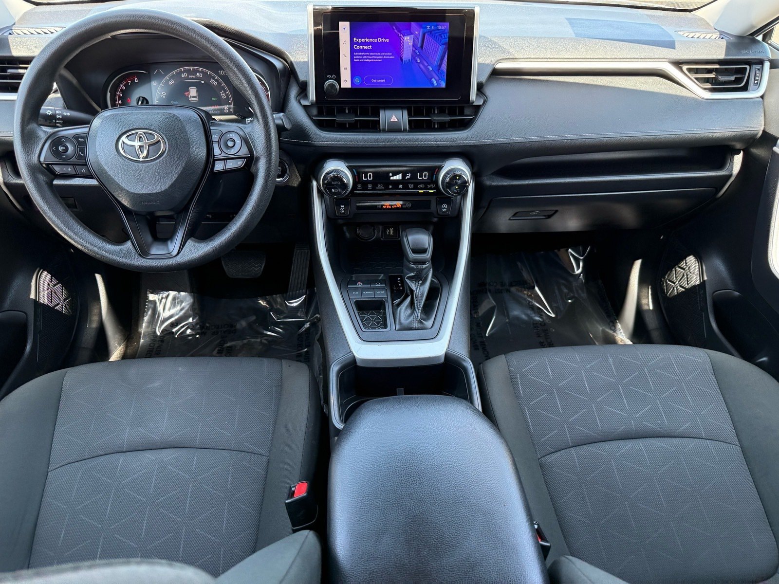 2025 Toyota RAV4 XLE — photo 27 thumbnail