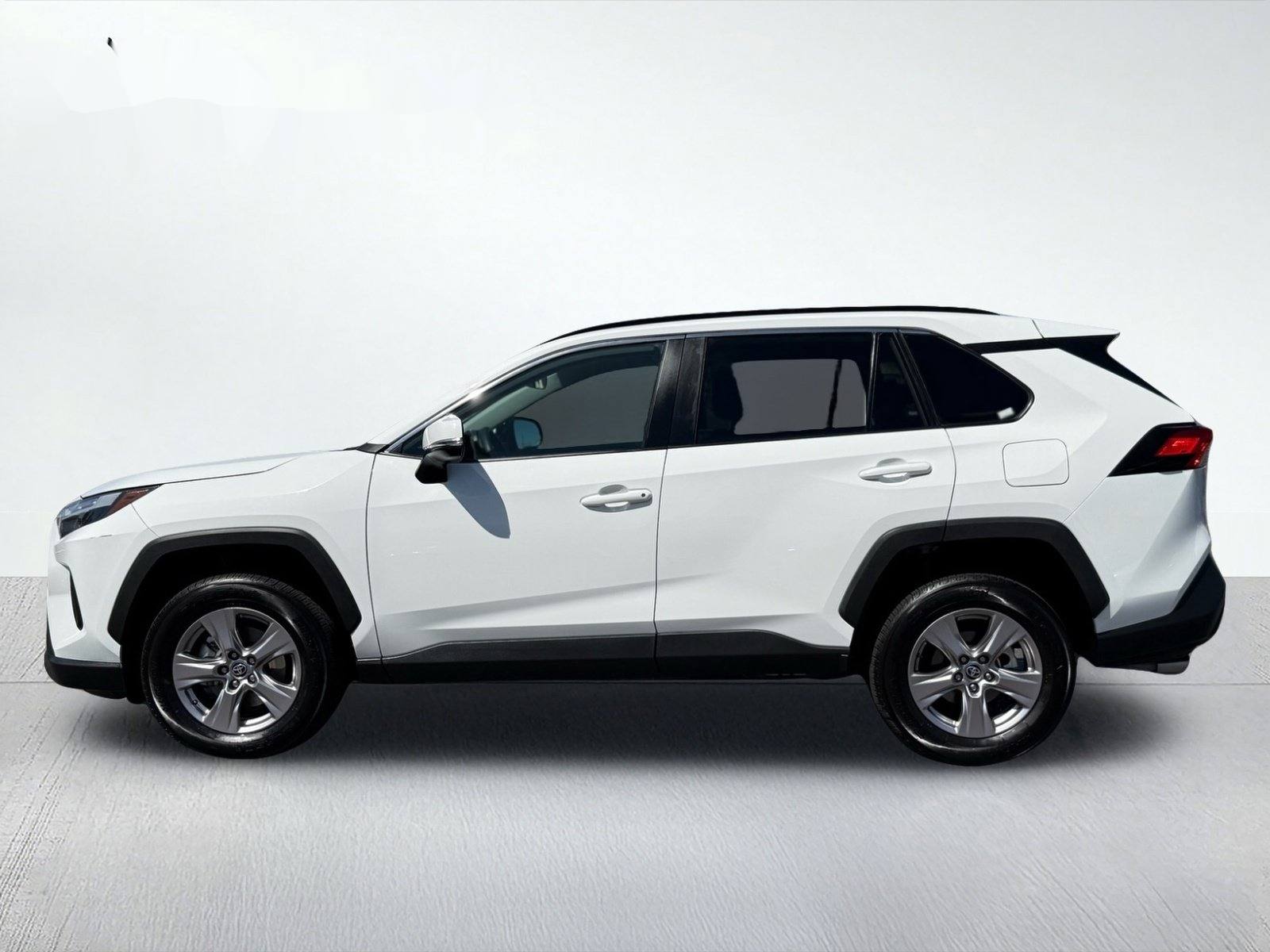 2025 Toyota RAV4 XLE — photo 3 thumbnail