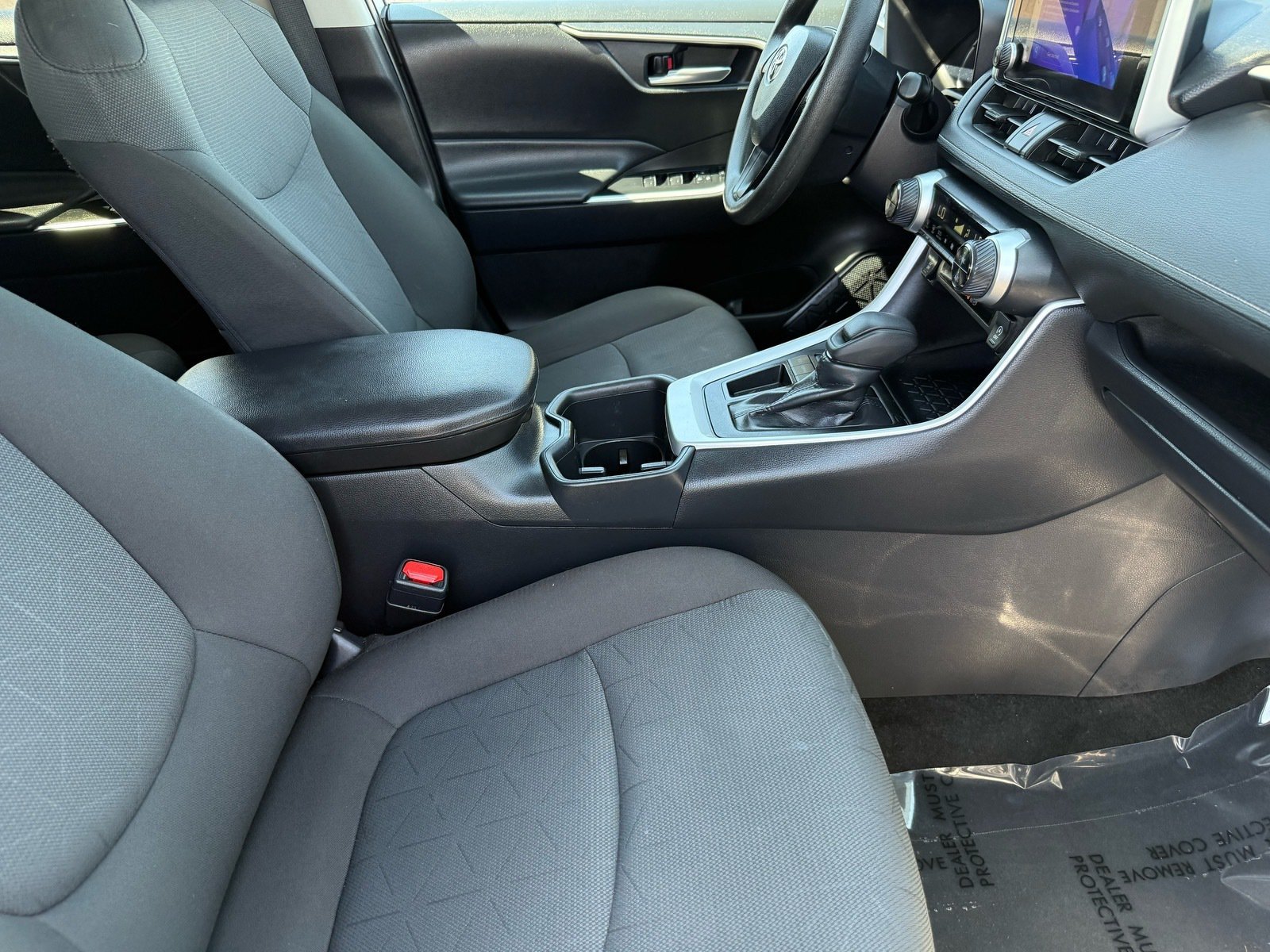 2025 Toyota RAV4 XLE — photo 30 thumbnail