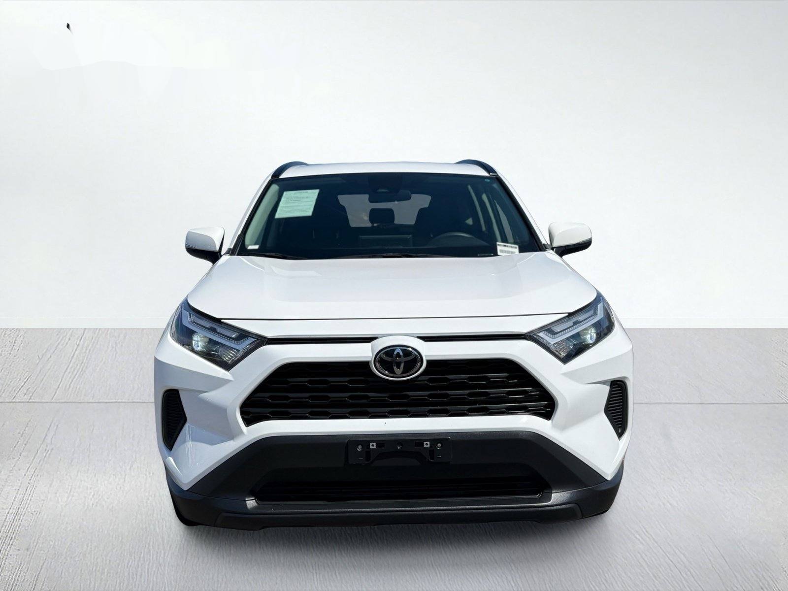 2025 Toyota RAV4 XLE — photo 5 thumbnail